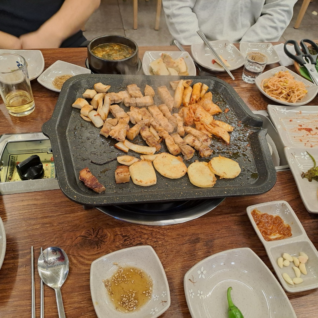 Anam Station Bibim Cold Noodles Restaurant Pink Flower Pig