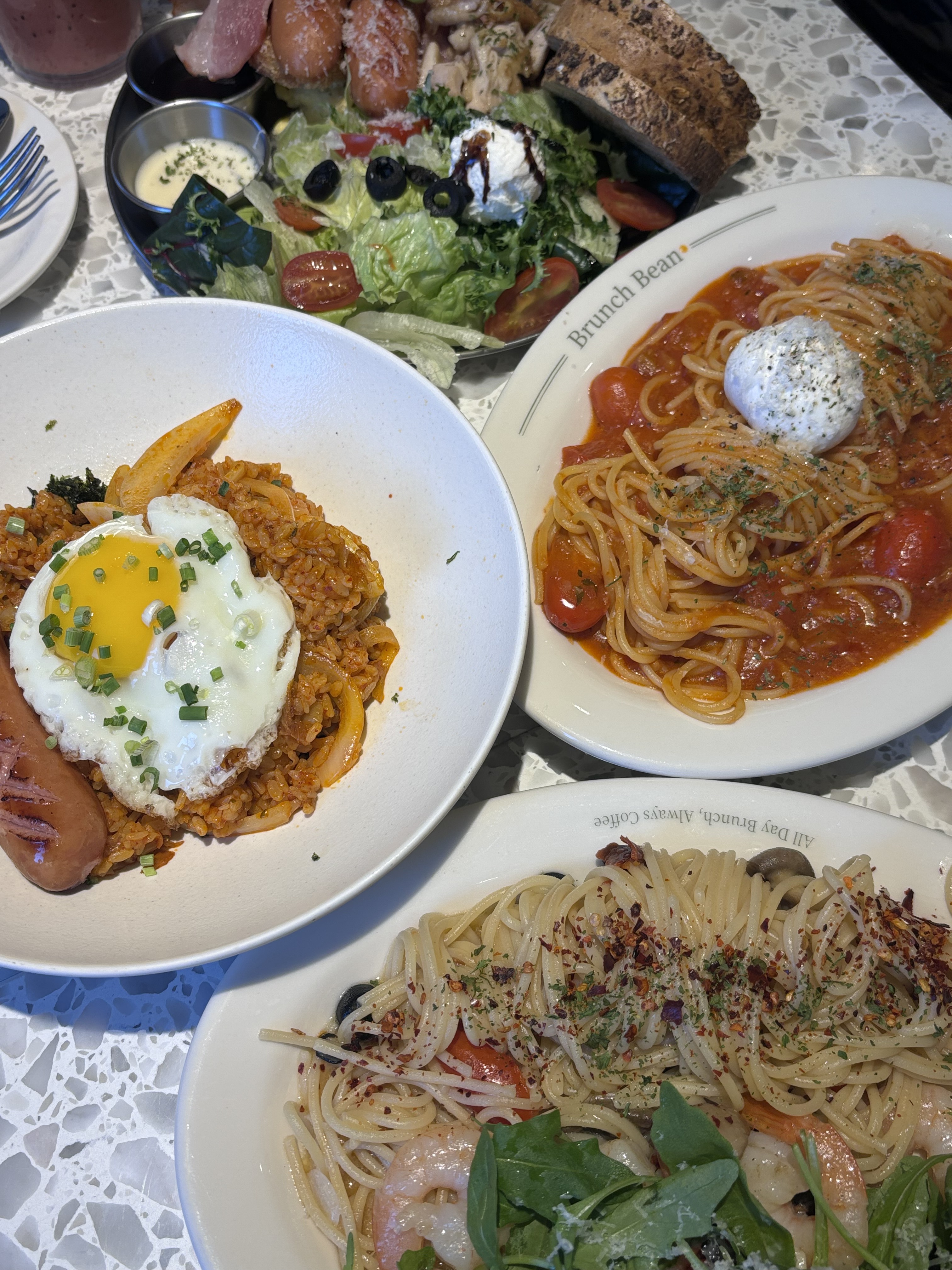 너무 맛있어요. 브런치빈을 어쩌다보니 전국 팔도로 다니는것 같네여 굳귣 오면 알리오올리오