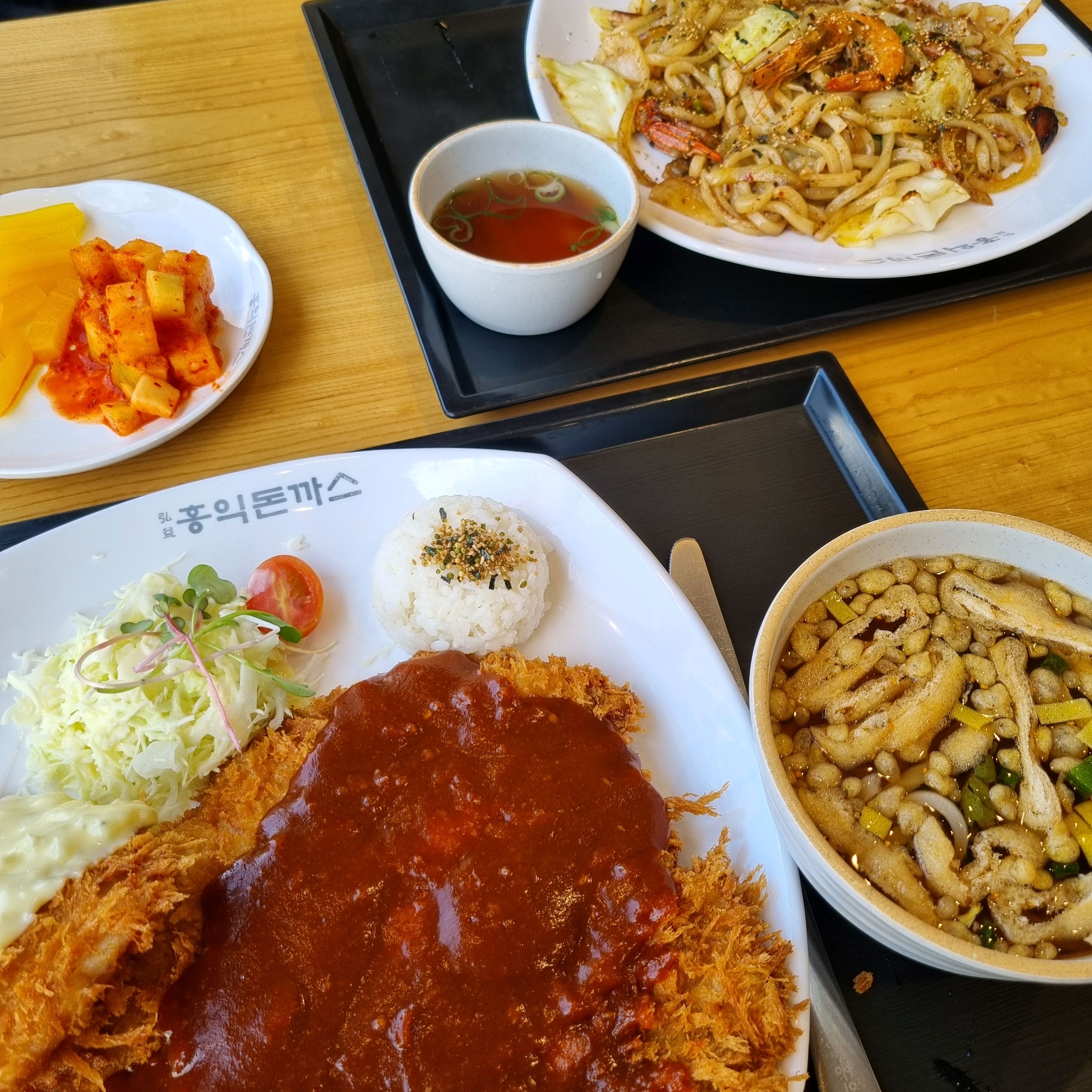 해물볶음우동 찐 맛나요 돈가스정식도 생선가스포함 맛나요 - 홍천 맛집 홍익돈까스 홍천점