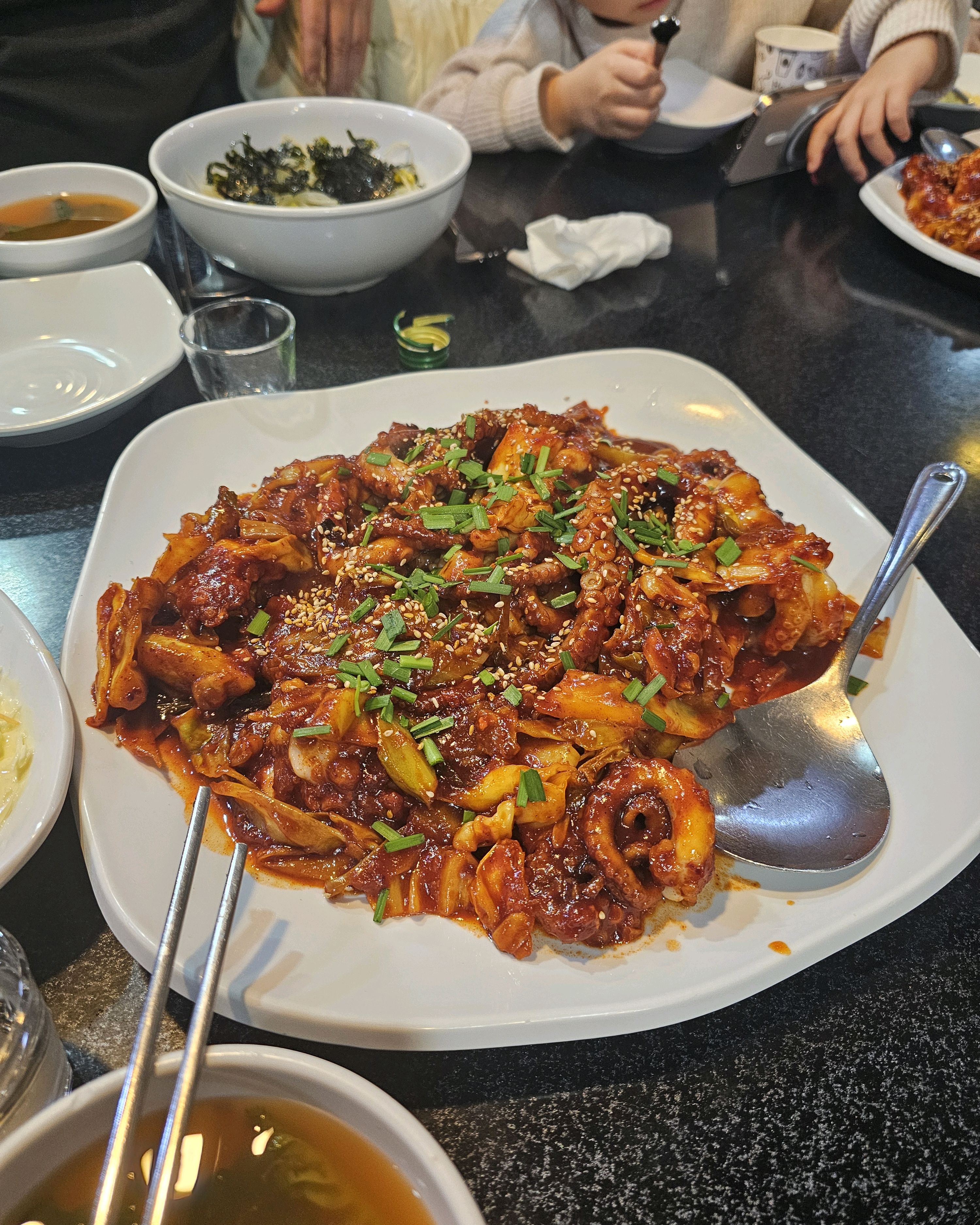 Janghanpyeong Station Seafood Steamed Spring Seafood Steamed Spring Seafood & Hand-kalguksu