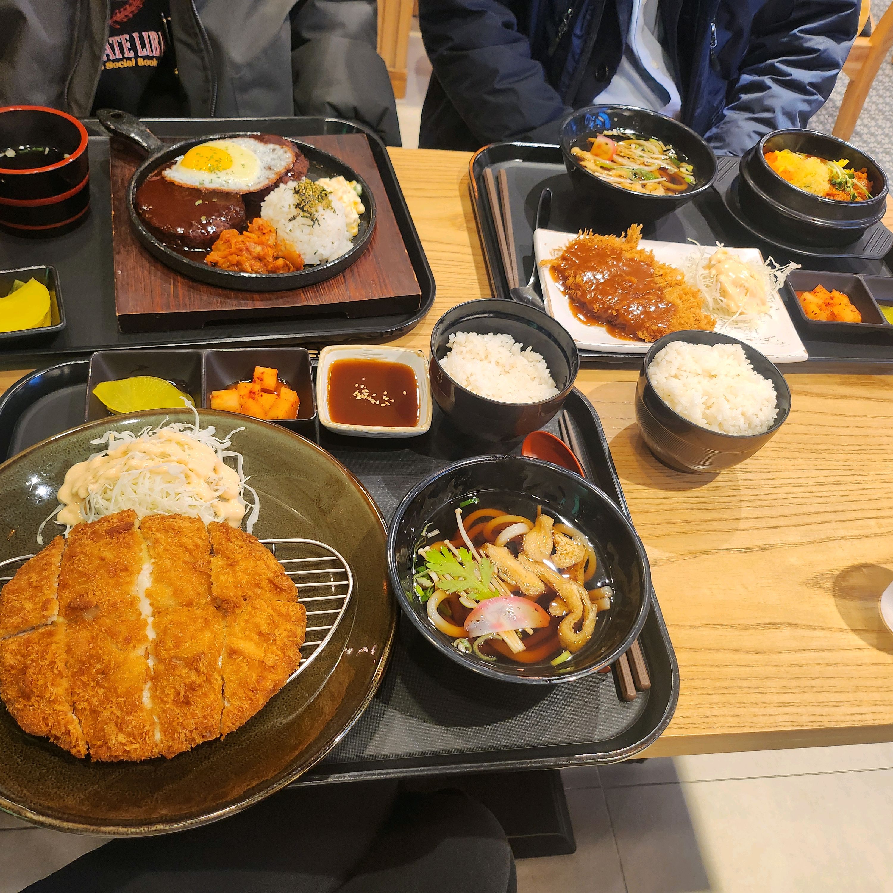  신설동역 왕새우튀김 맛집 가츠몽 동묘점