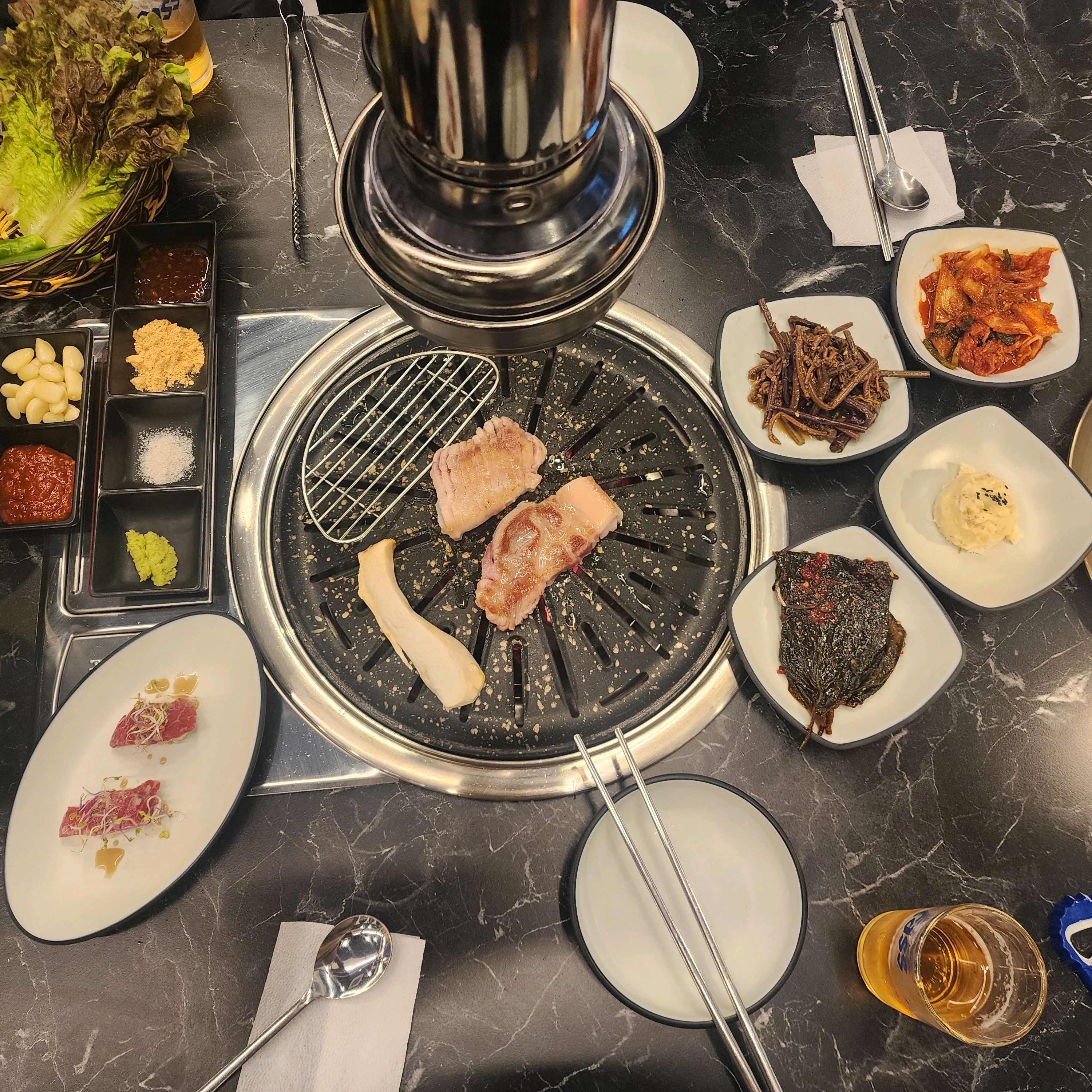 Jeju-si Black Pork BBQ Restaurant Onboard BBQ