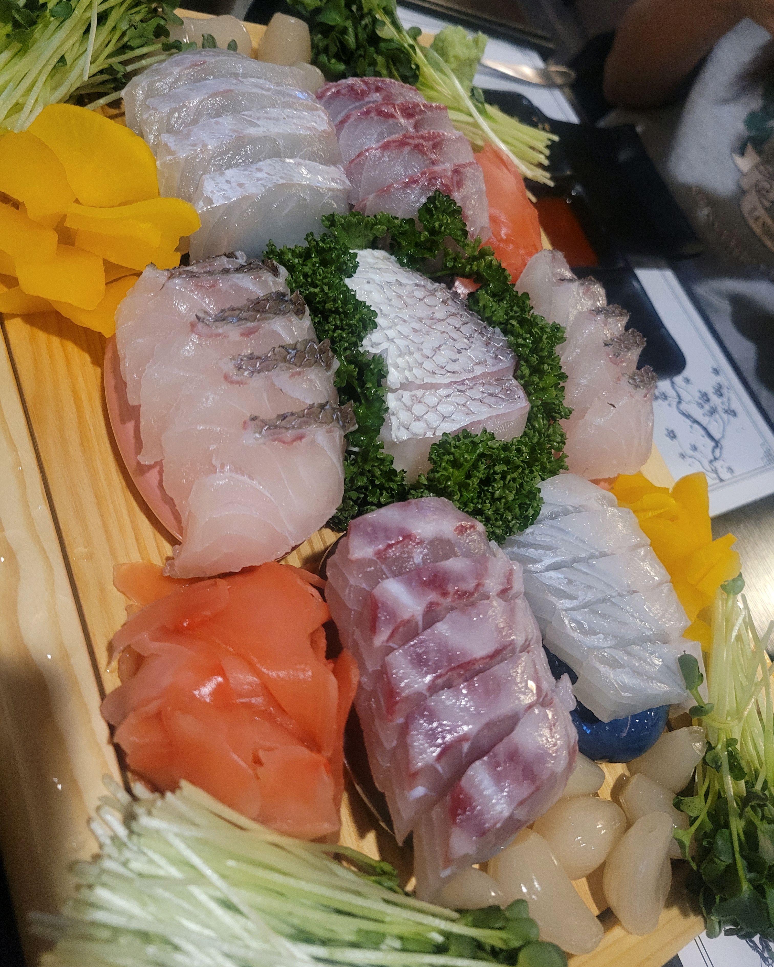 아유 말해 뭐해요 또간집이자 또갈집인 곳이죠! 회 싱싱하고 너무 맛있습니다!! 술이 슬슬