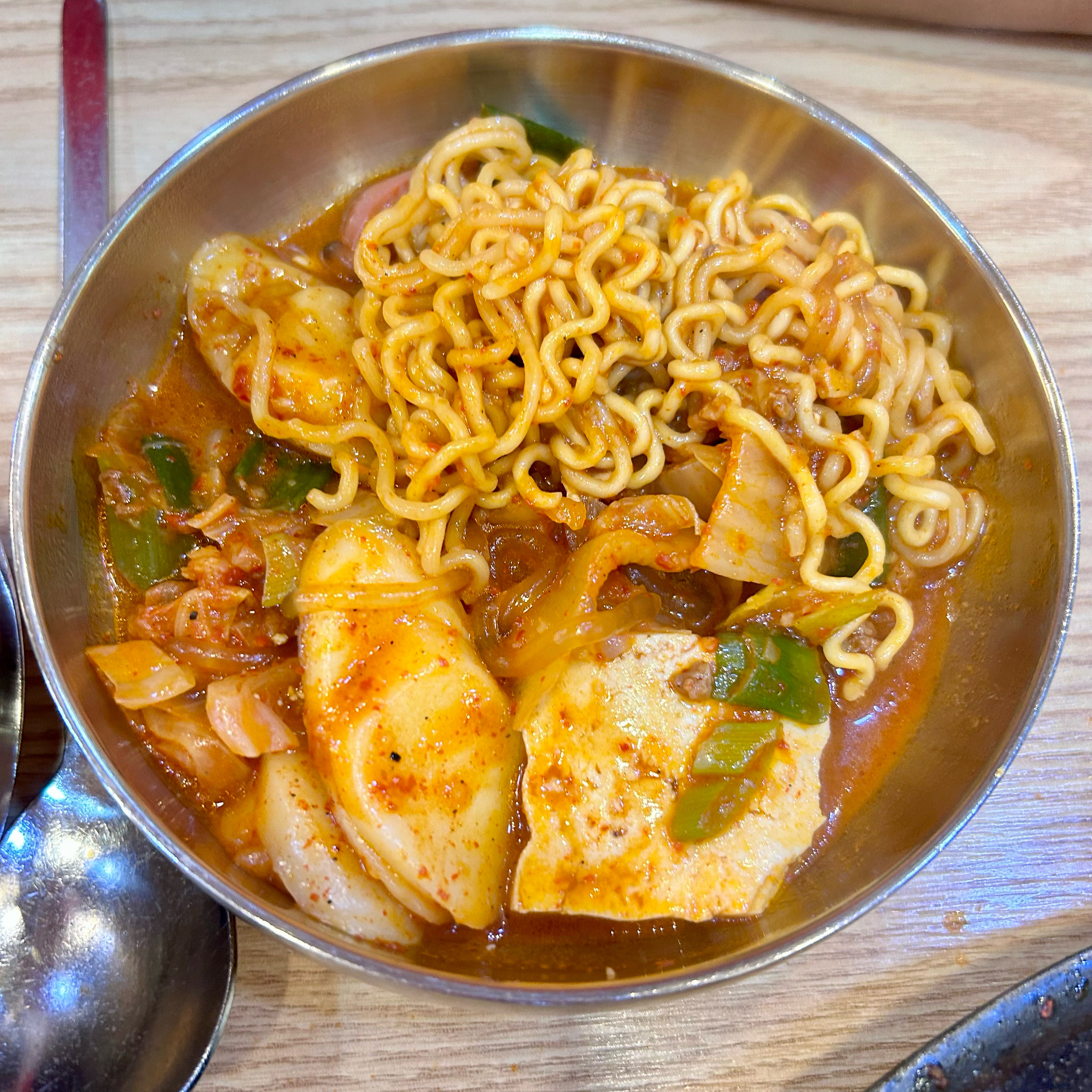그냥 부대찌개가 먹고 싶어서 방문했는데 맛집이었던 사건!! 개이득~ 주차하기도 편하고 양이