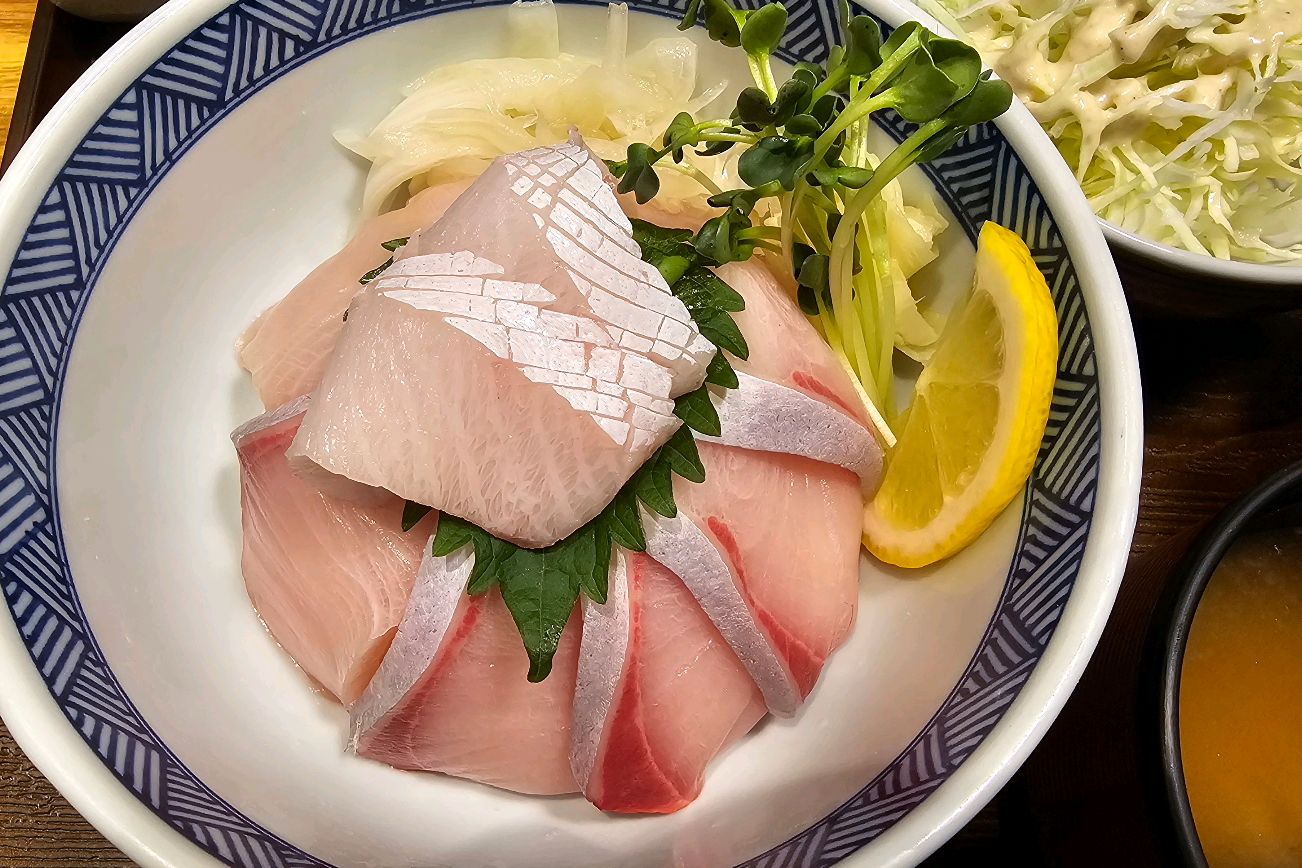 방어동이라는 메뉴가 특이해서 호기심이 생겼는데, - 불당동 맛집 후우후식당