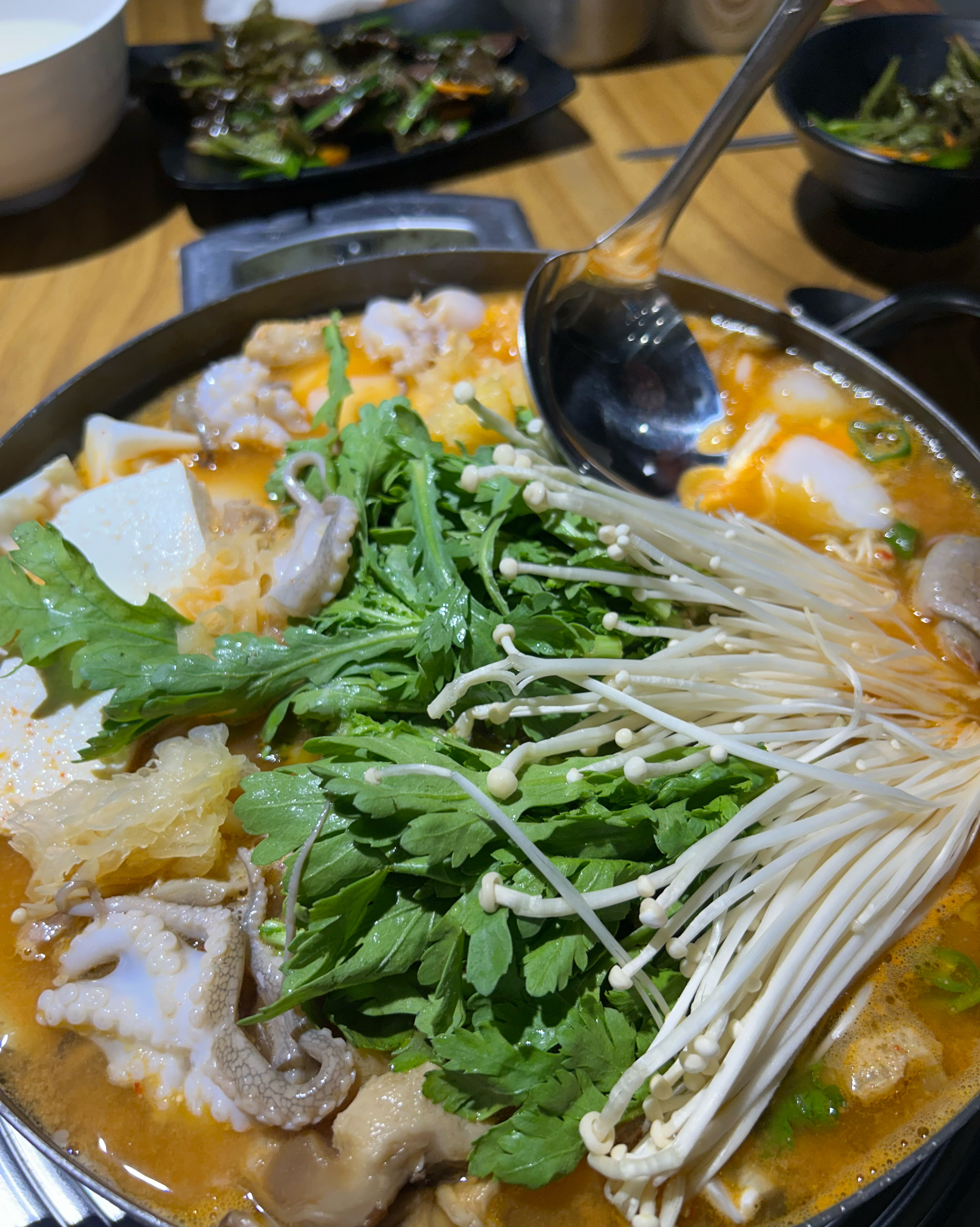 평촌먹자골목맛집 옥돌양곱창구이 본점에서 곱창전골 먹고왔어용! 국내산 한우 곱창이라 그런지 