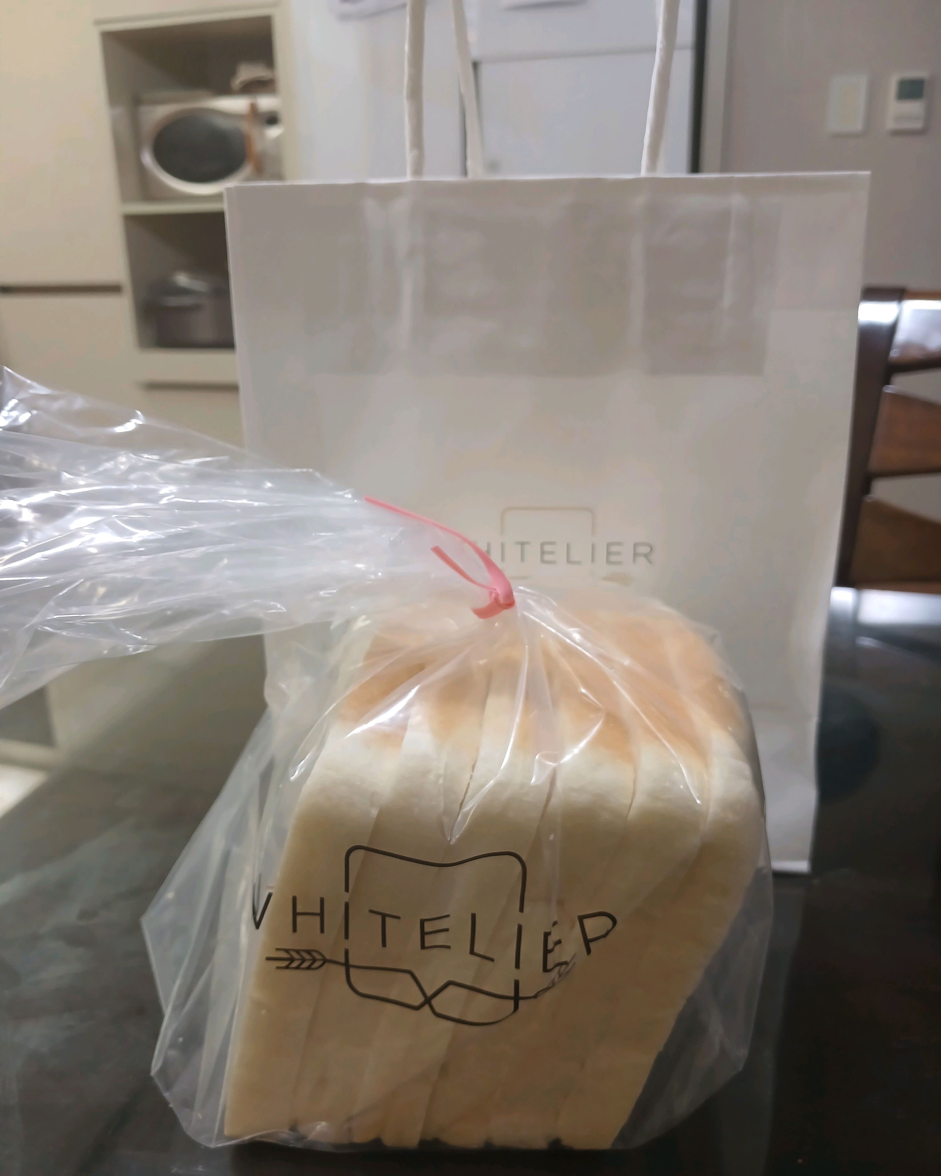 버터맛 찐한 식빵입니다~ - 인천 송도 맛집 화이트리에 송도점