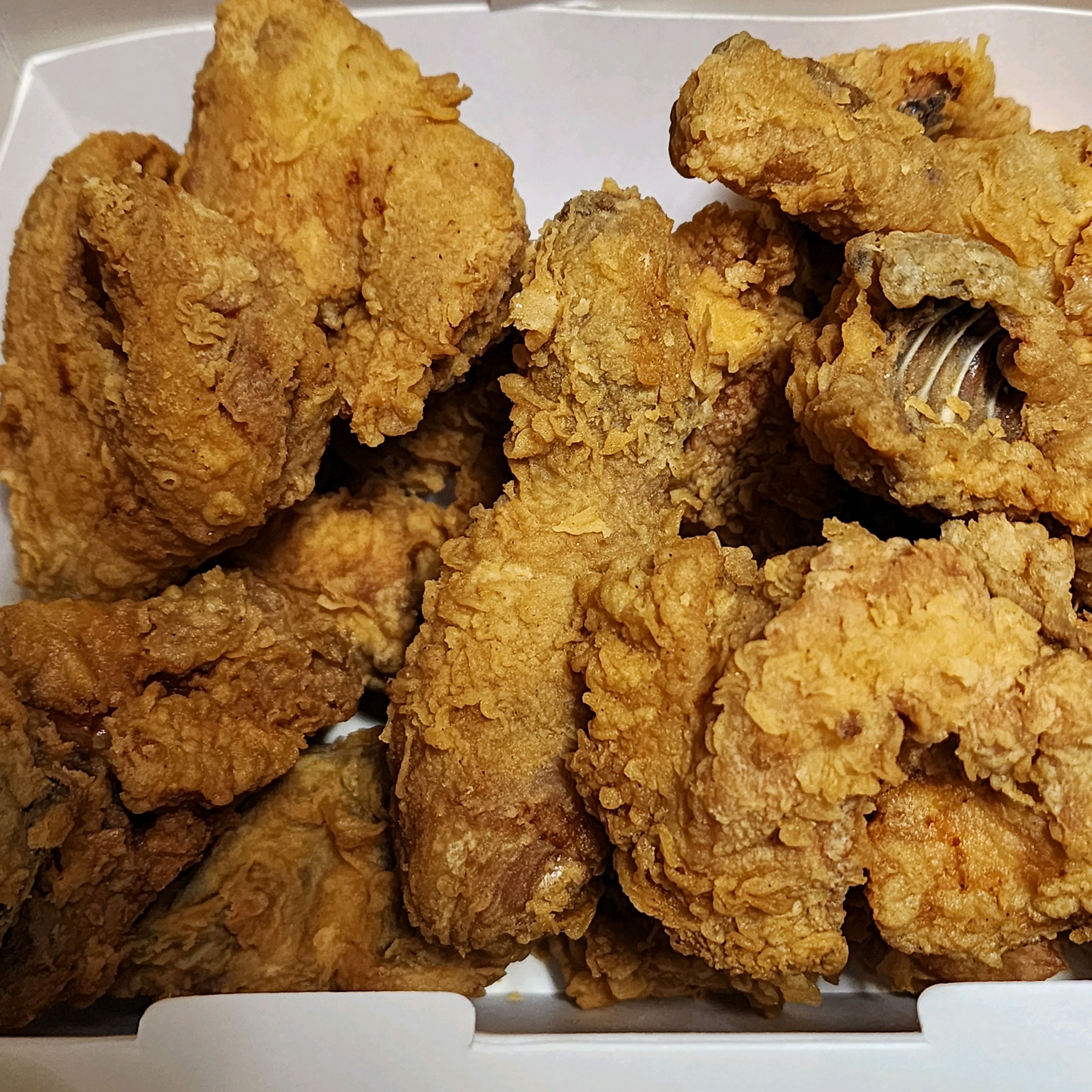 치킨이 크고, 살도 많아요. 겉바속촉 정말 맛있습니다. 😋👍 - 불당동 맛집 멕시카나치킨 천안불당점