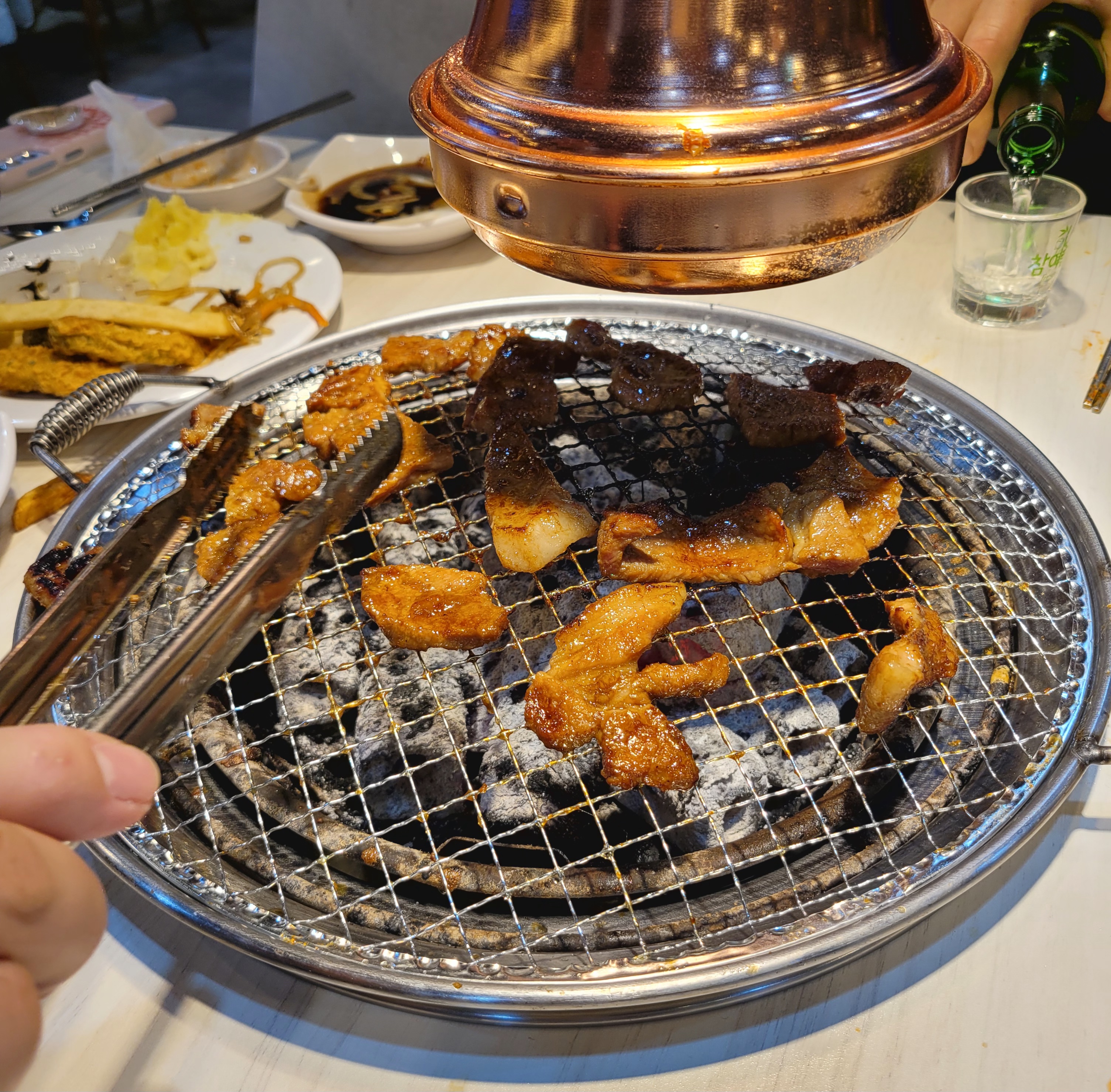 새로생긴 곳이라서 그런지 시설이 깔끔했어요! 고기도 맛있고, 생맥주를 4900원만 내면 무