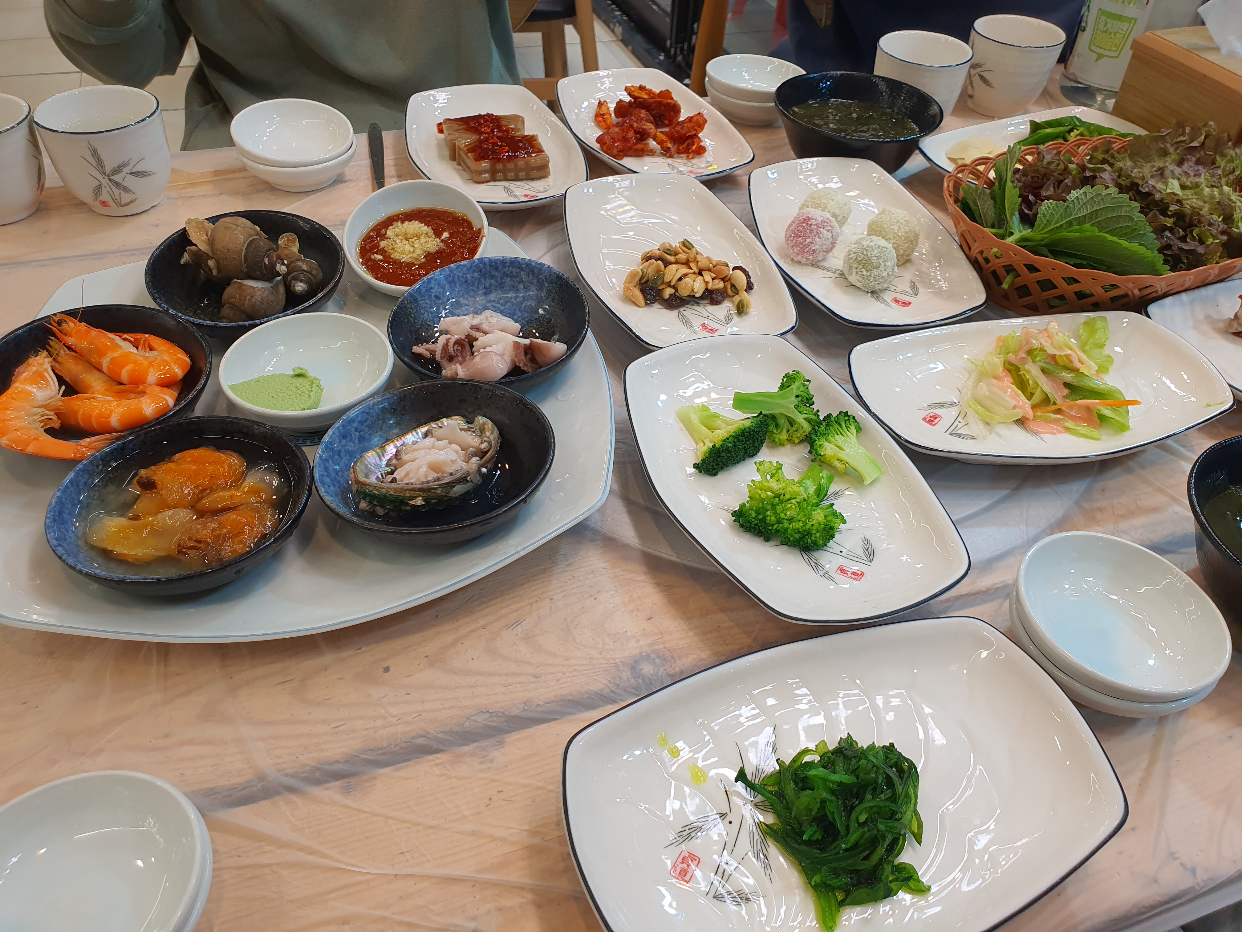 아이들과 방문했는데 바로 입장했어요.. - 경포대 맛집 경포비치횟집