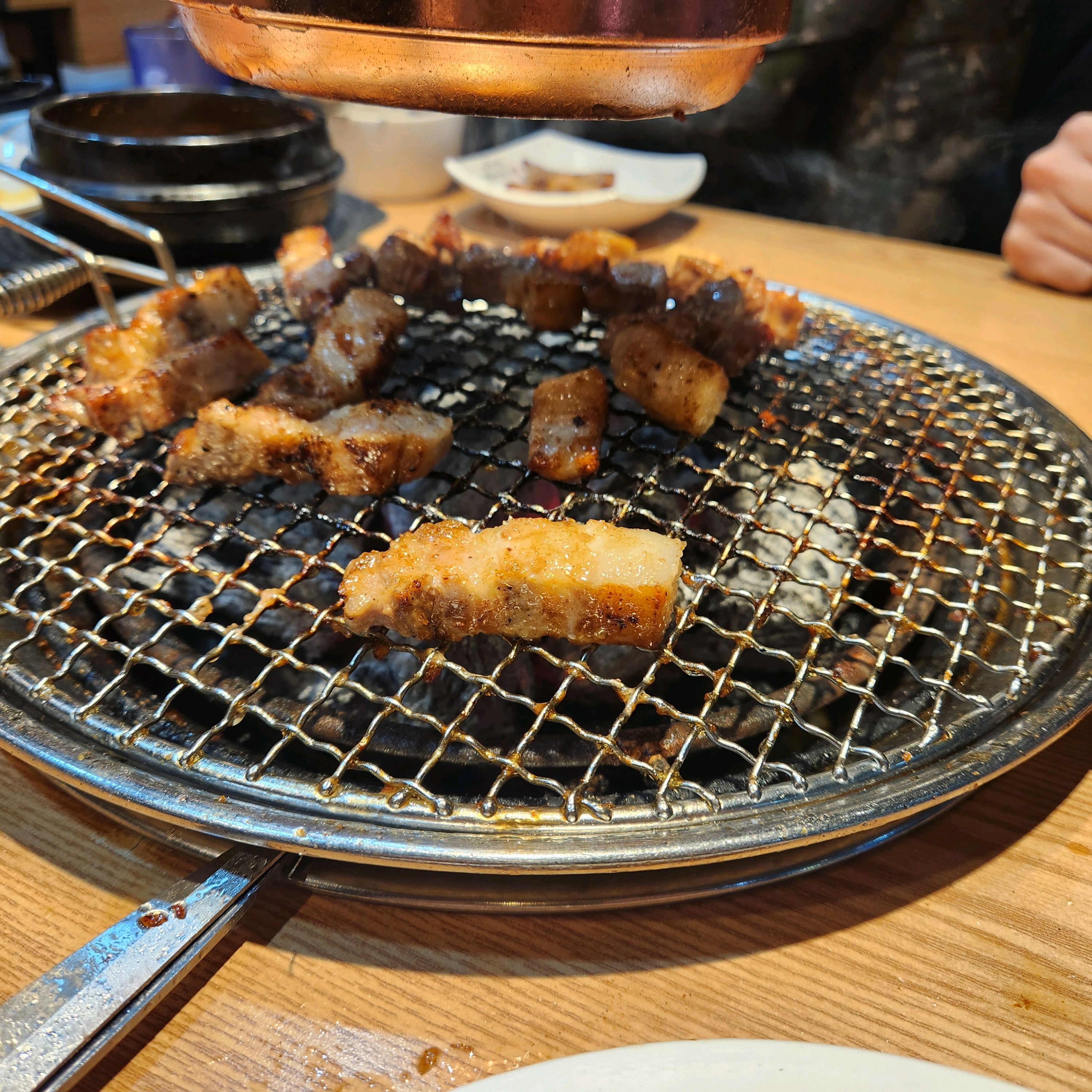 사장님도 친절하시고 음식 질도 좋습니다 매장도 꾸준히 청결하게 유지하시고 좋은 가게입니다 - 다산동 맛집 명륜진사갈비 다산신도시점