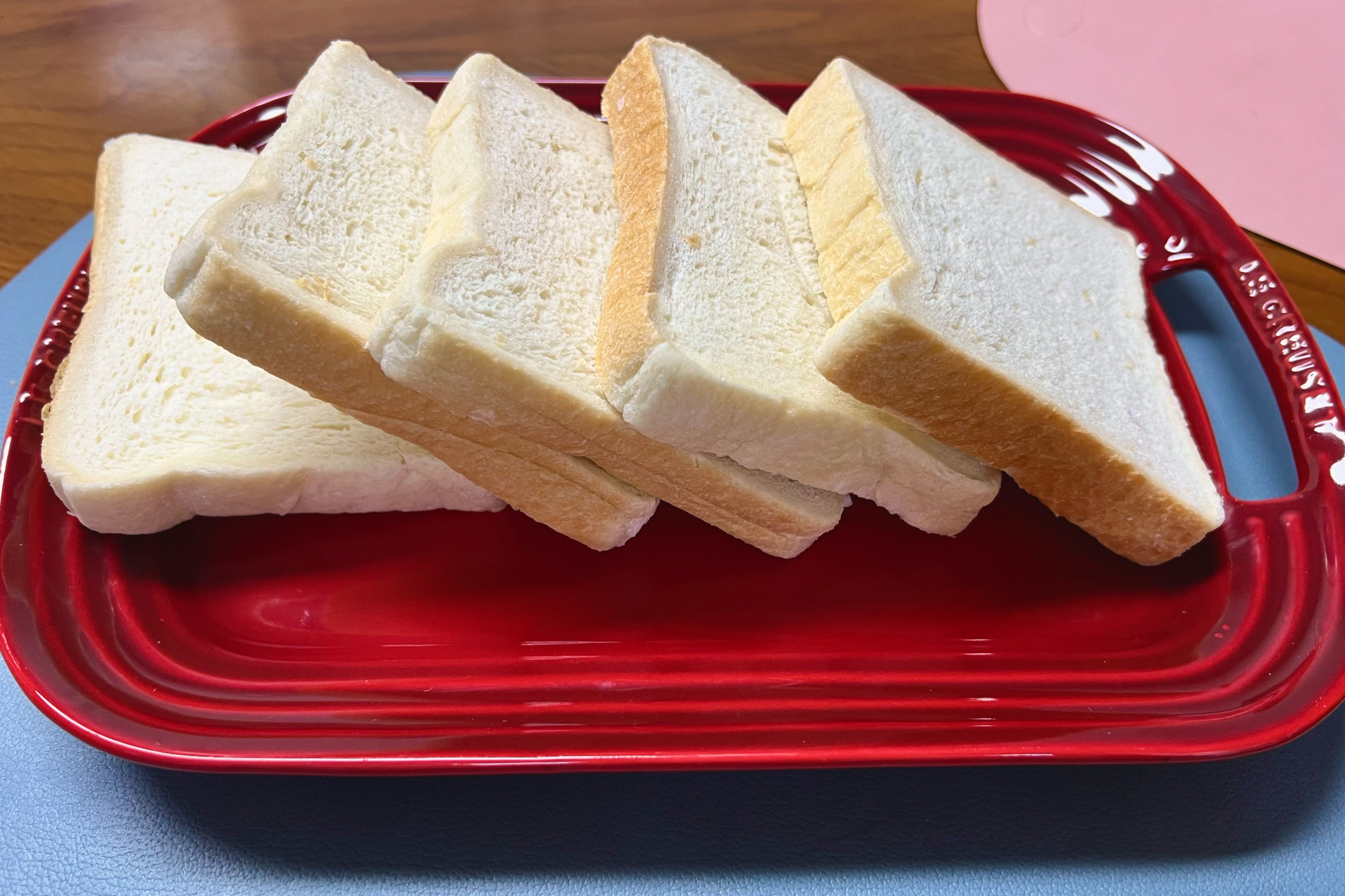 인터넷으로 찾다가 우연찮게 발견한 화이트리에.. 동네에 생겼다는 소식듣고 식빵이 얼마나 맛