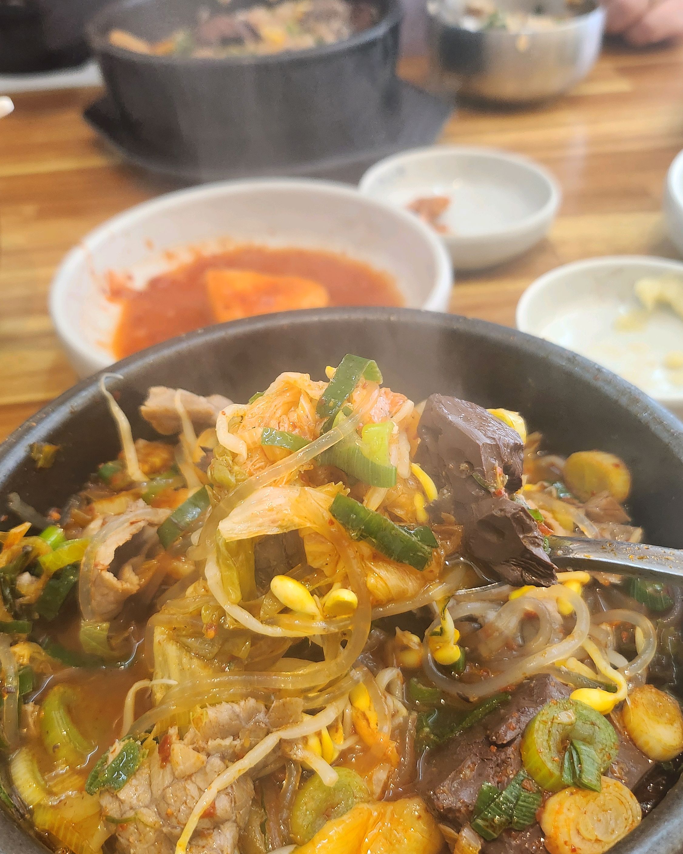 은희네 해장국을 제주도까지 가지 않아도 먹을 수 있어서 자주 방문 하는 곳이예요. - 부산역 맛집 제주은희네해장국 부산역점