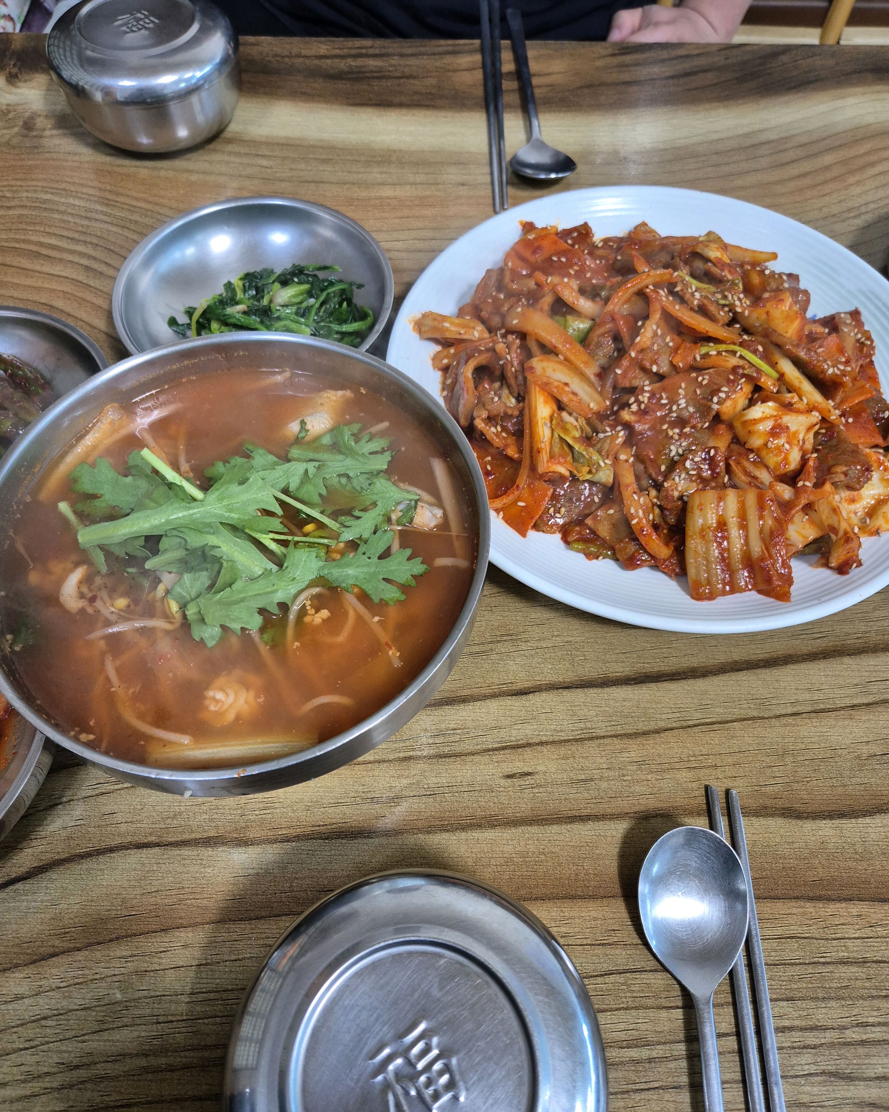 알탕과 두루치기 먹었는데 둘다 너무맛있어요~~!! - 삼척항 맛집 바다내음