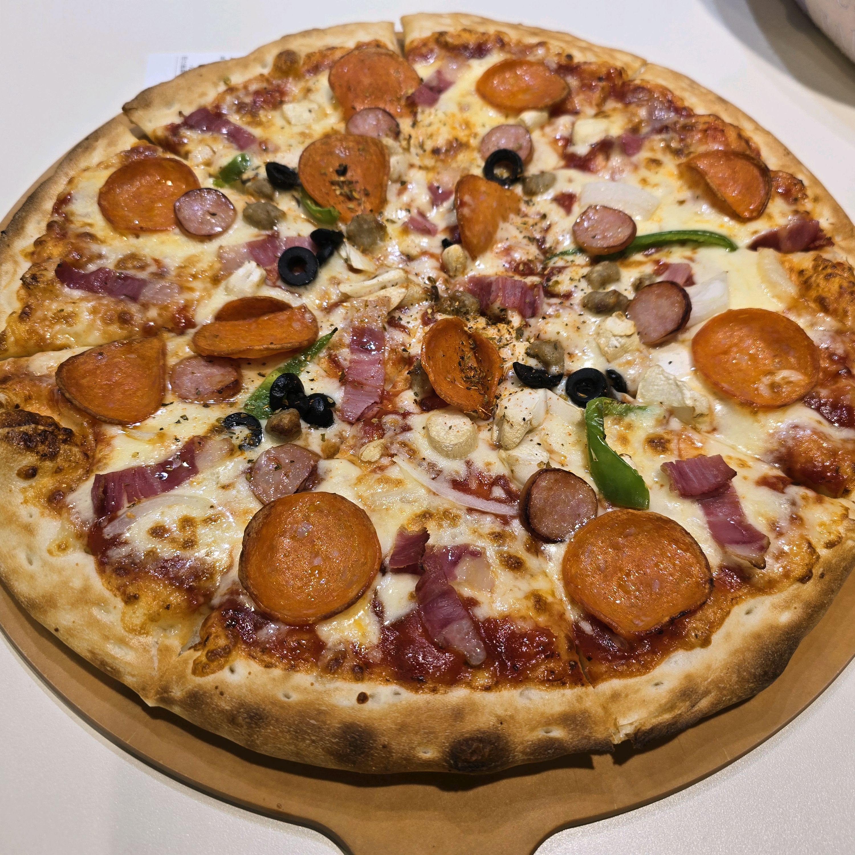 아메리칸수프림 9,900원 진짜 맛나요🍕 도우가 부드럽고 고소합니다. - 야탑 맛집 피자몰 NC야탑점