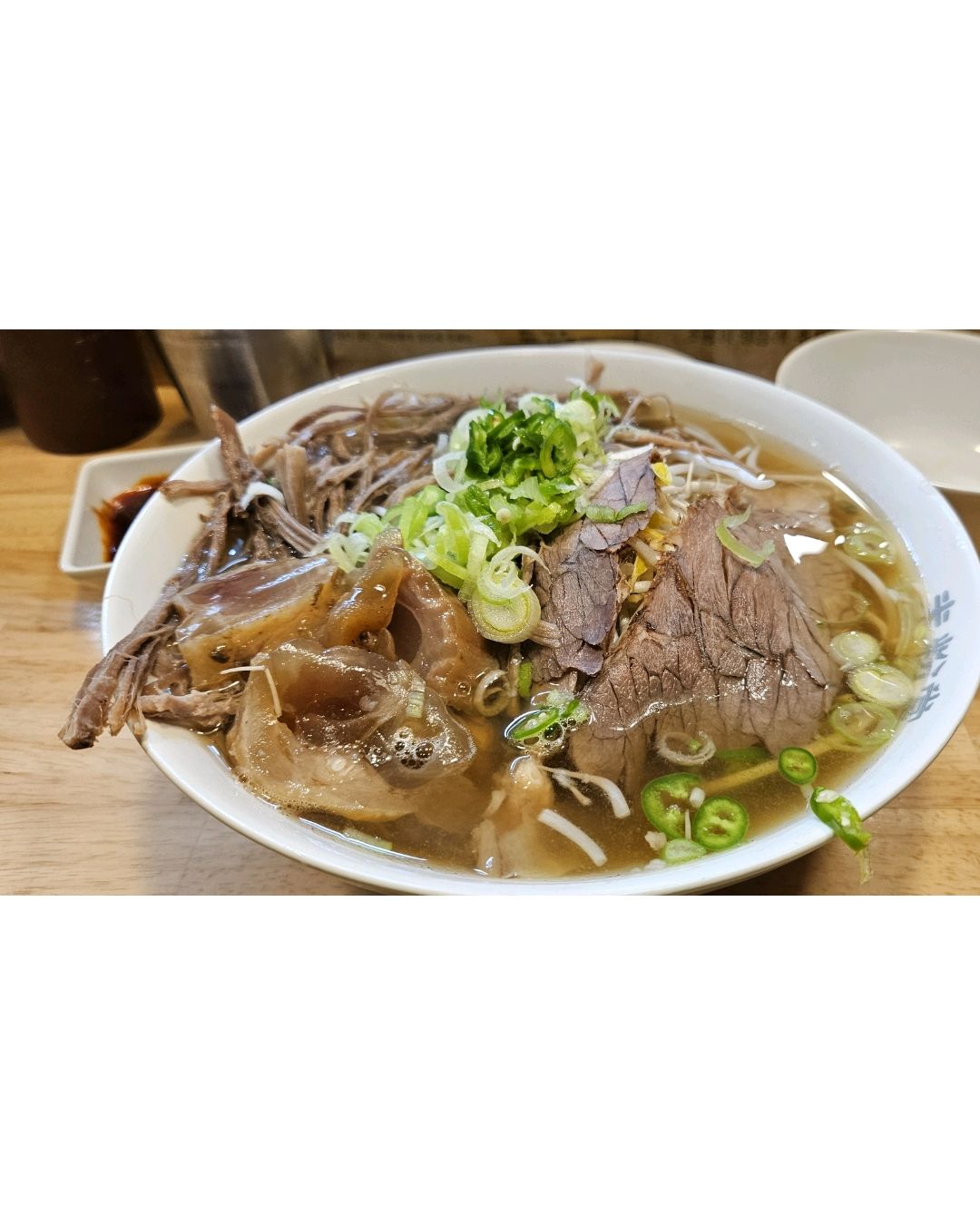 고기및 기타고명좀 깔끔하게 올려주면 좋을것 같아요 - 길동역 맛집 미분당 길동점