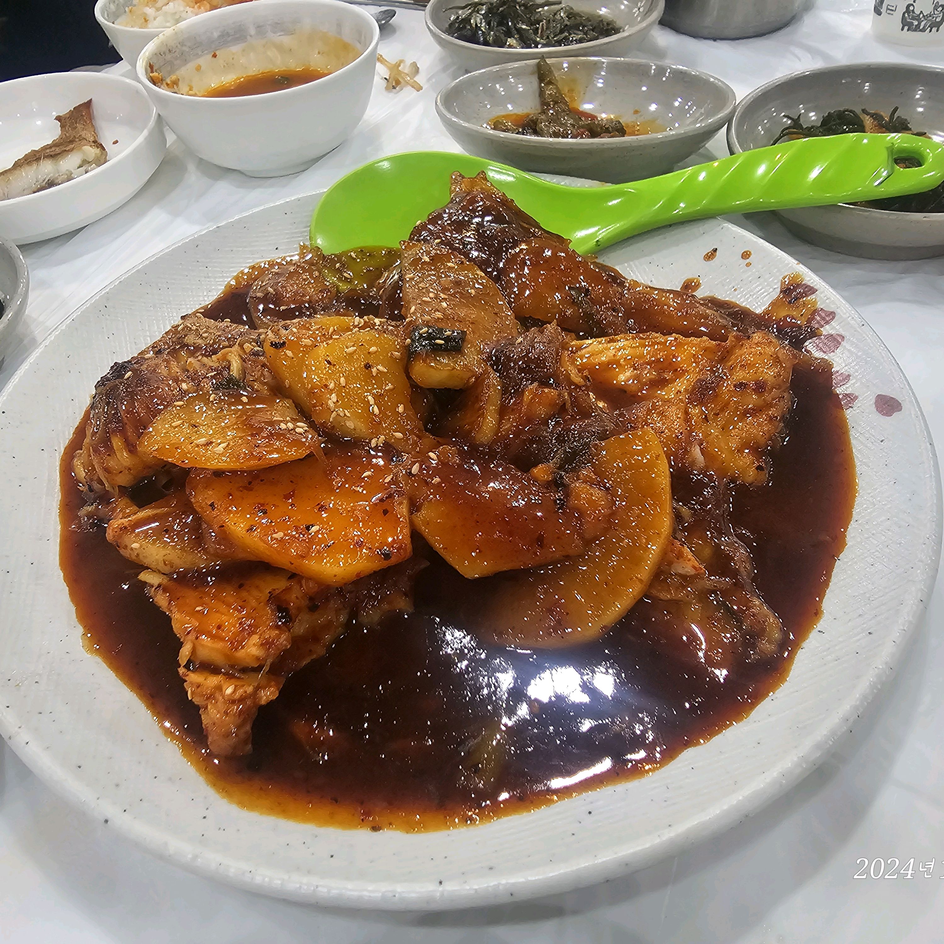 자리 옮기고 더 맛있어졌네요 메뉴 구성도 다양해져서 더 좋아요 ㅎㅎ - 아바이마을 맛집 속초항찜