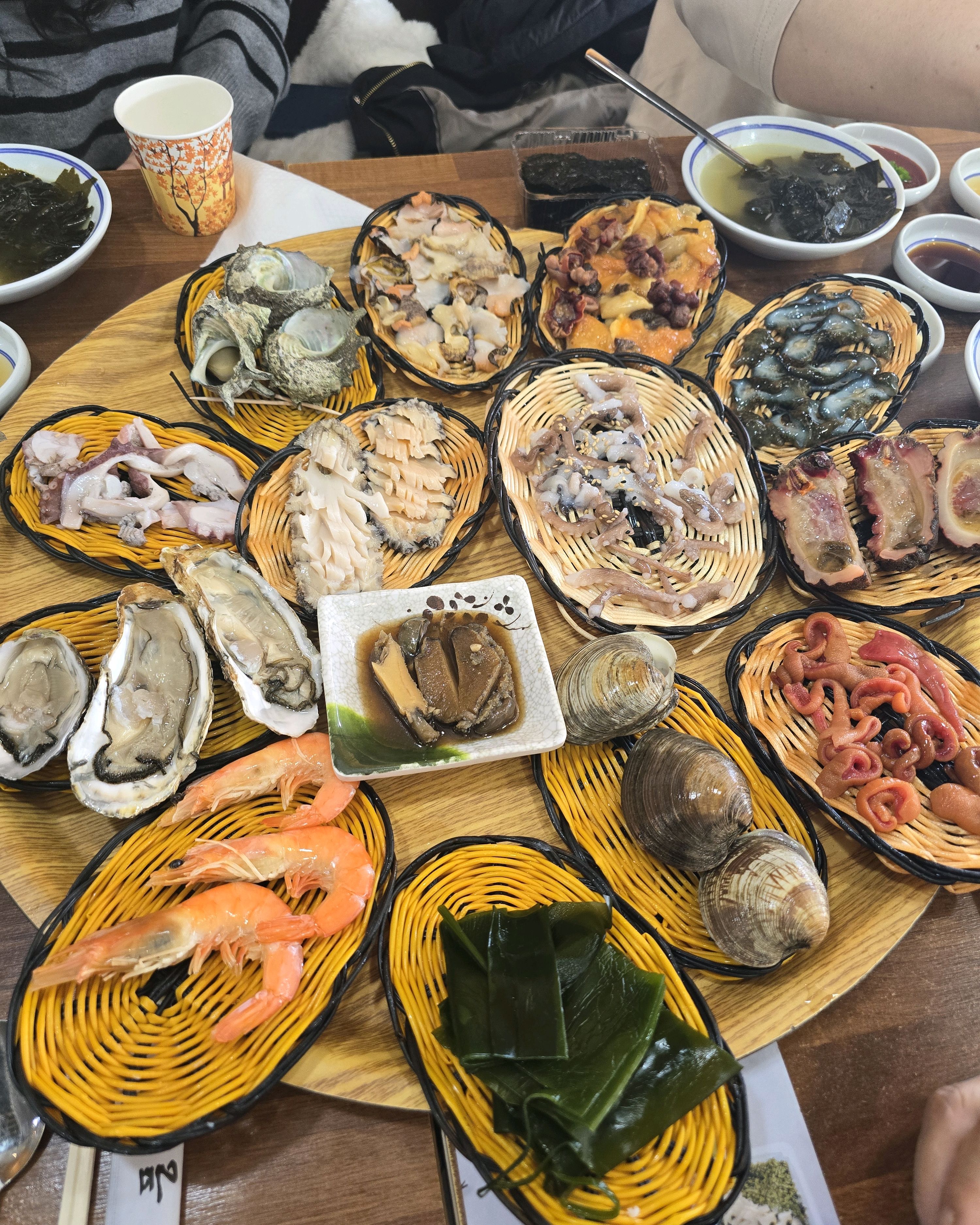 Busan Gijang Haenyeochon Abalone Restaurant Yeonhwa-ri Abalone Porridge Southern Wind