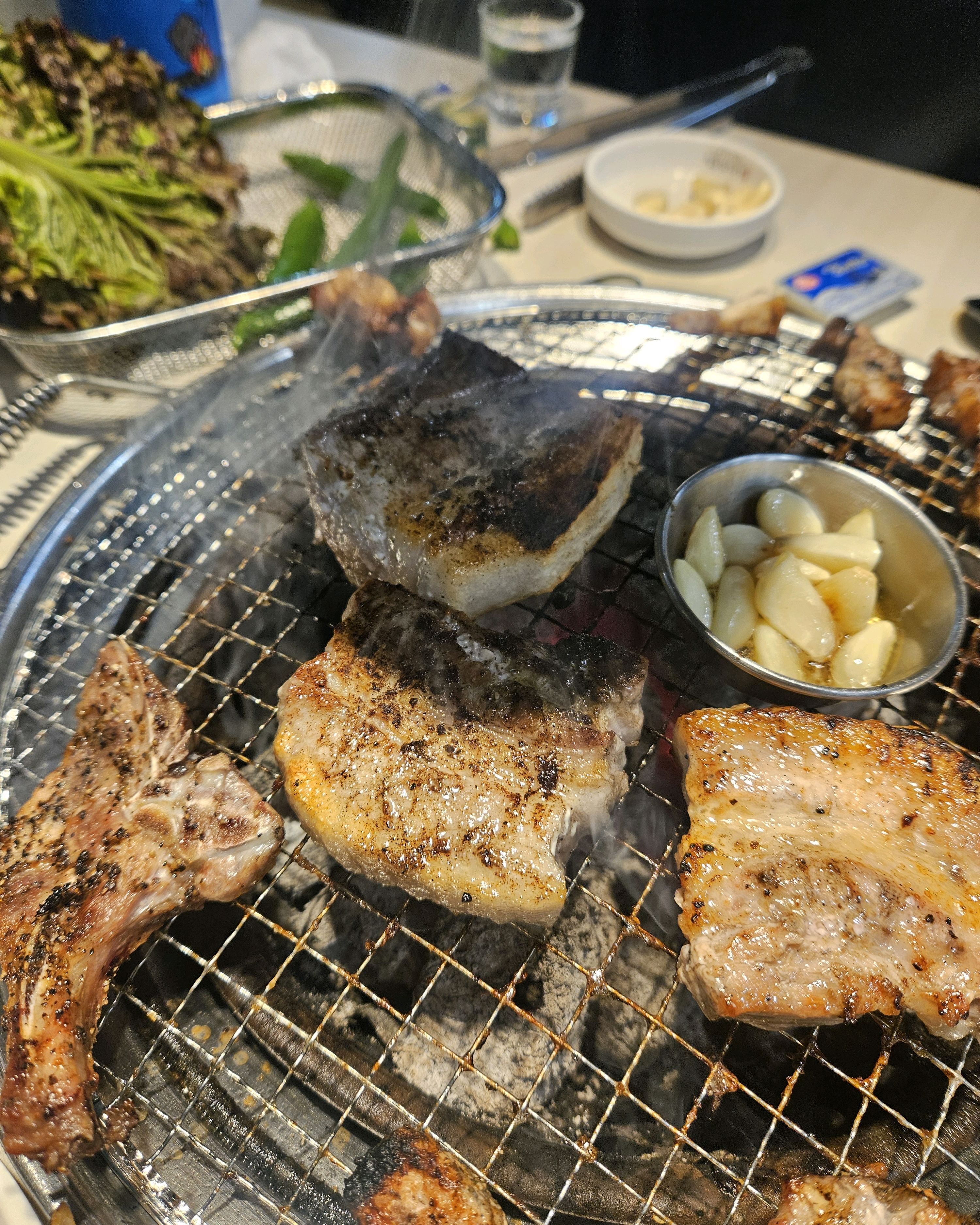 직원분들 너무 친절하시고 - 부천 고기집 명륜진사갈비 부천약대오거리점