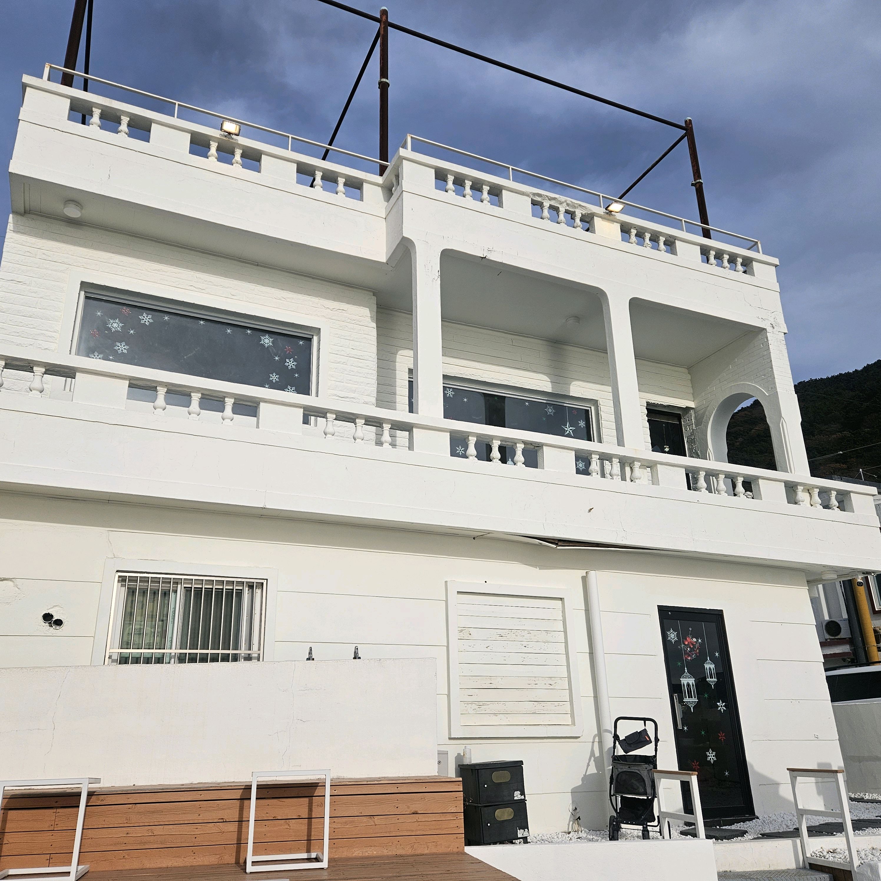 Busan Yeongdo White Yeoul Culture Village Sensitive Brunch Cafe B-Black