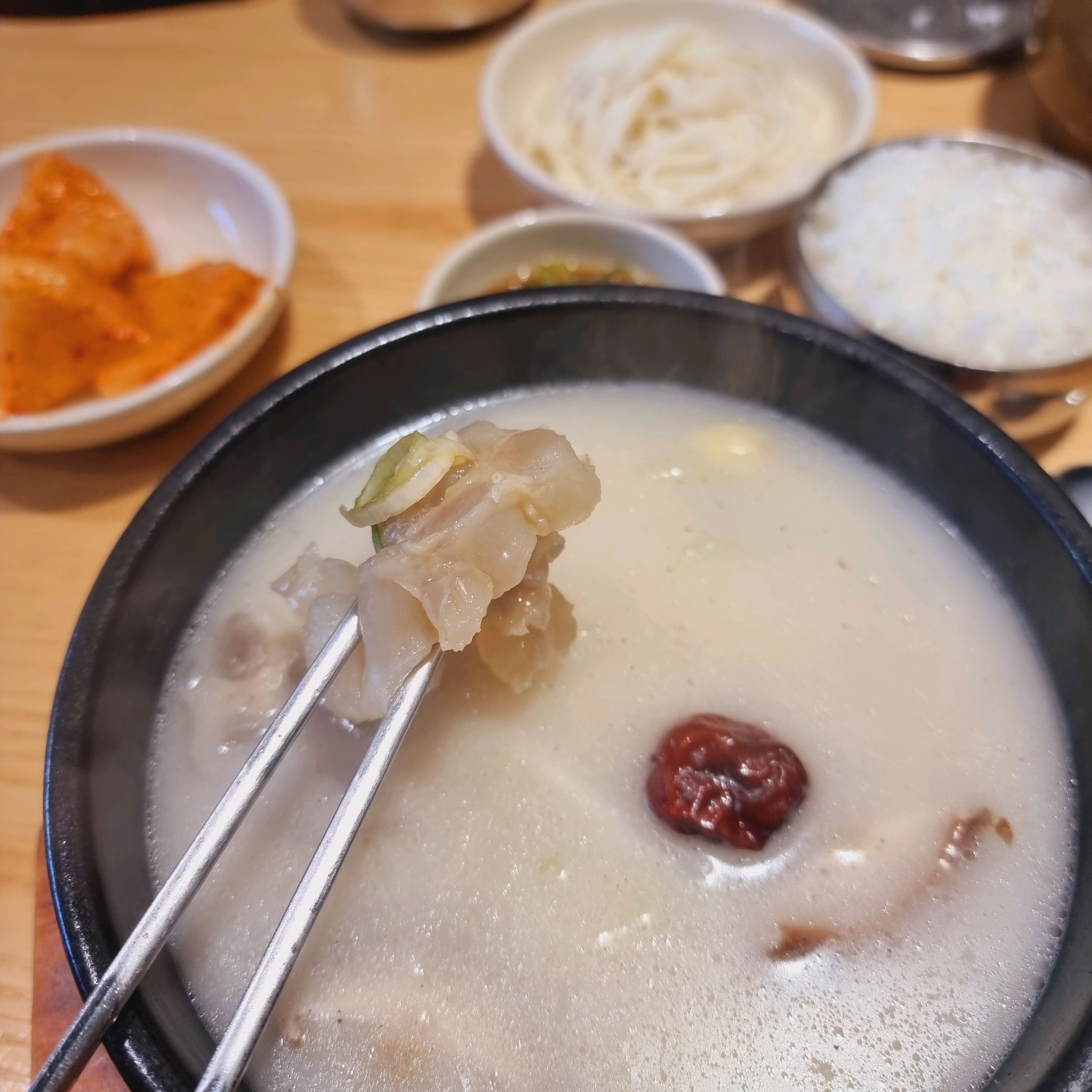 Onyang Hot Spring Station Restaurant Hanchon Seolleongtang Onyang Hot Spring Store