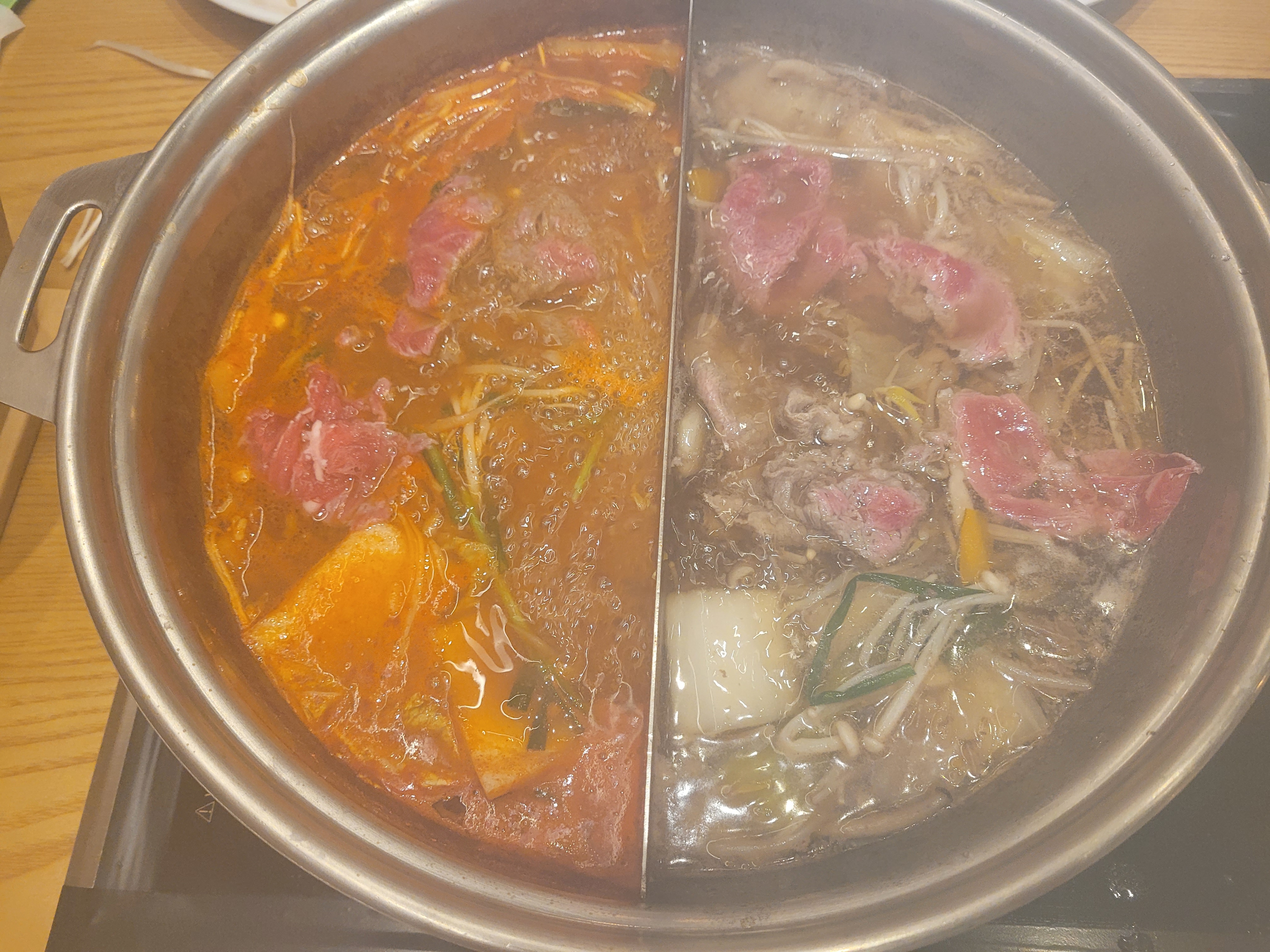 처음 방문 했는데 깔끔한 인테리어 신선한 야채들이 많아요 - 천안 구성동 맛집 샤브20 천안구성점