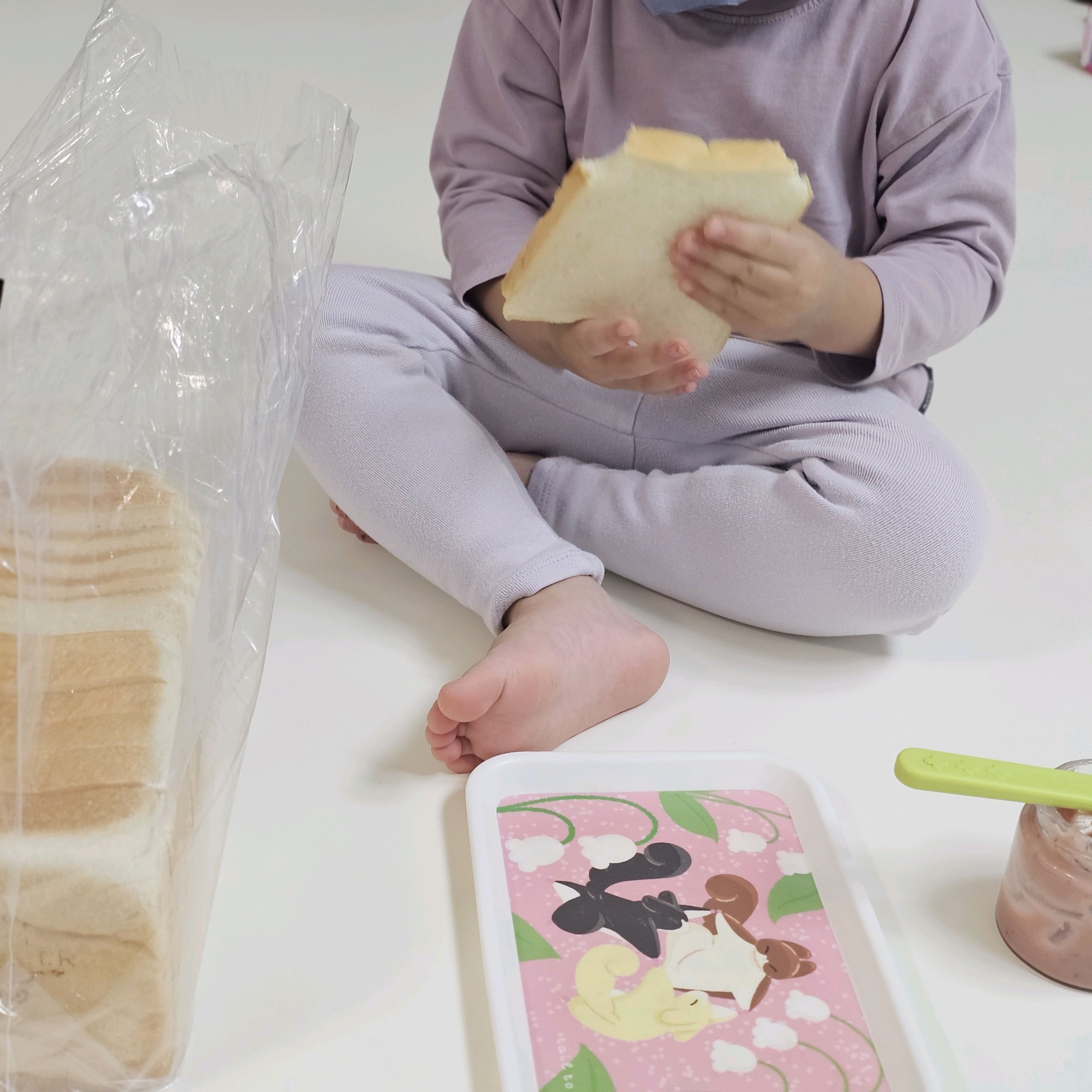다른 지점에서 사다 먹었는데 집 근처에 가까운 매장에 있더라구요. 아이가 먹고 싶어해서 사