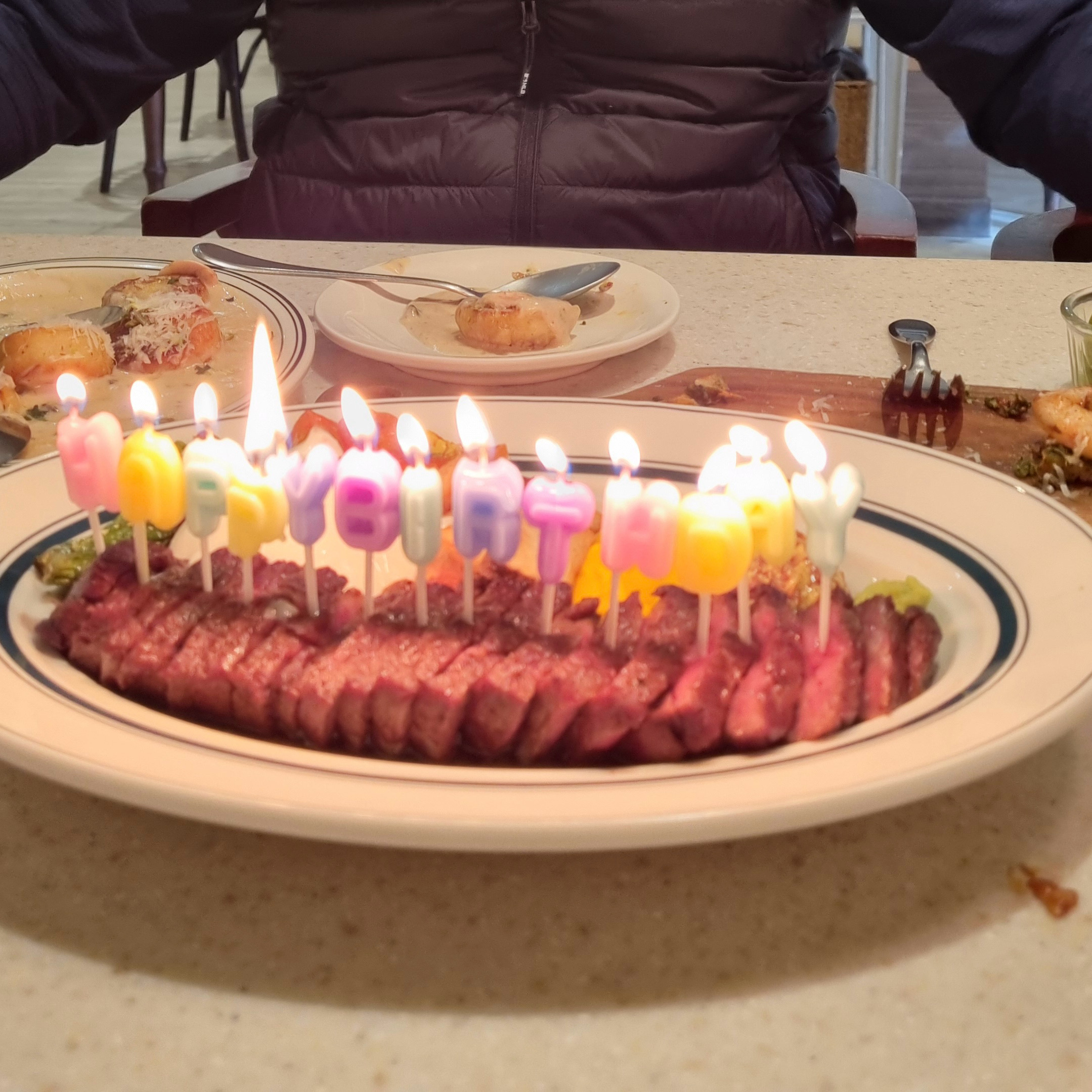 사장님 정말 감사드립니다. 부모님 두분이서 드실 수 있게 예약했고 저는 생일이벤트가 있는지