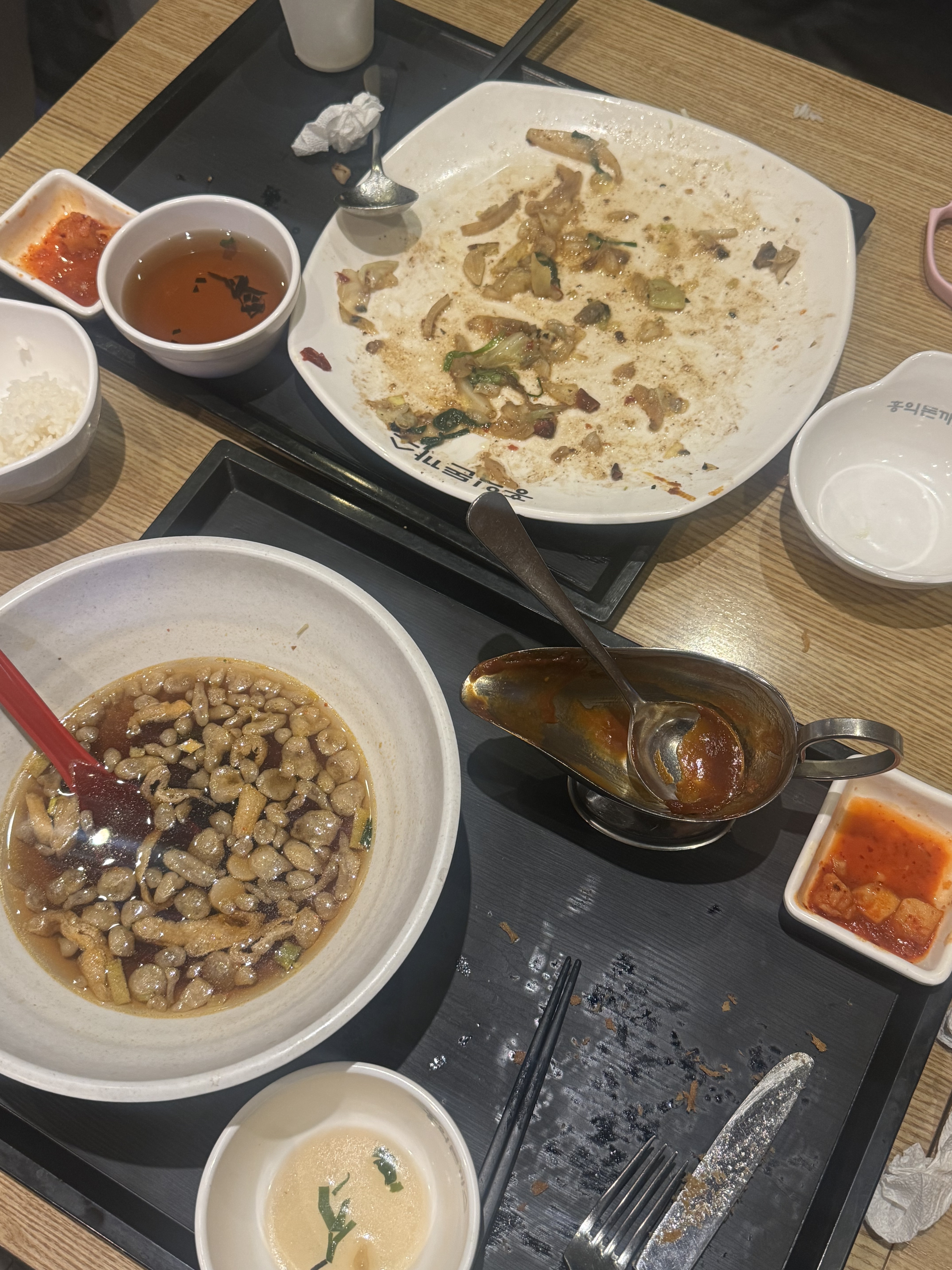 종종 가족들하고 가는데 돈까스도 맛있는데 저희집은 볶음우동을 좋아해서 같이 먹어요 아이들