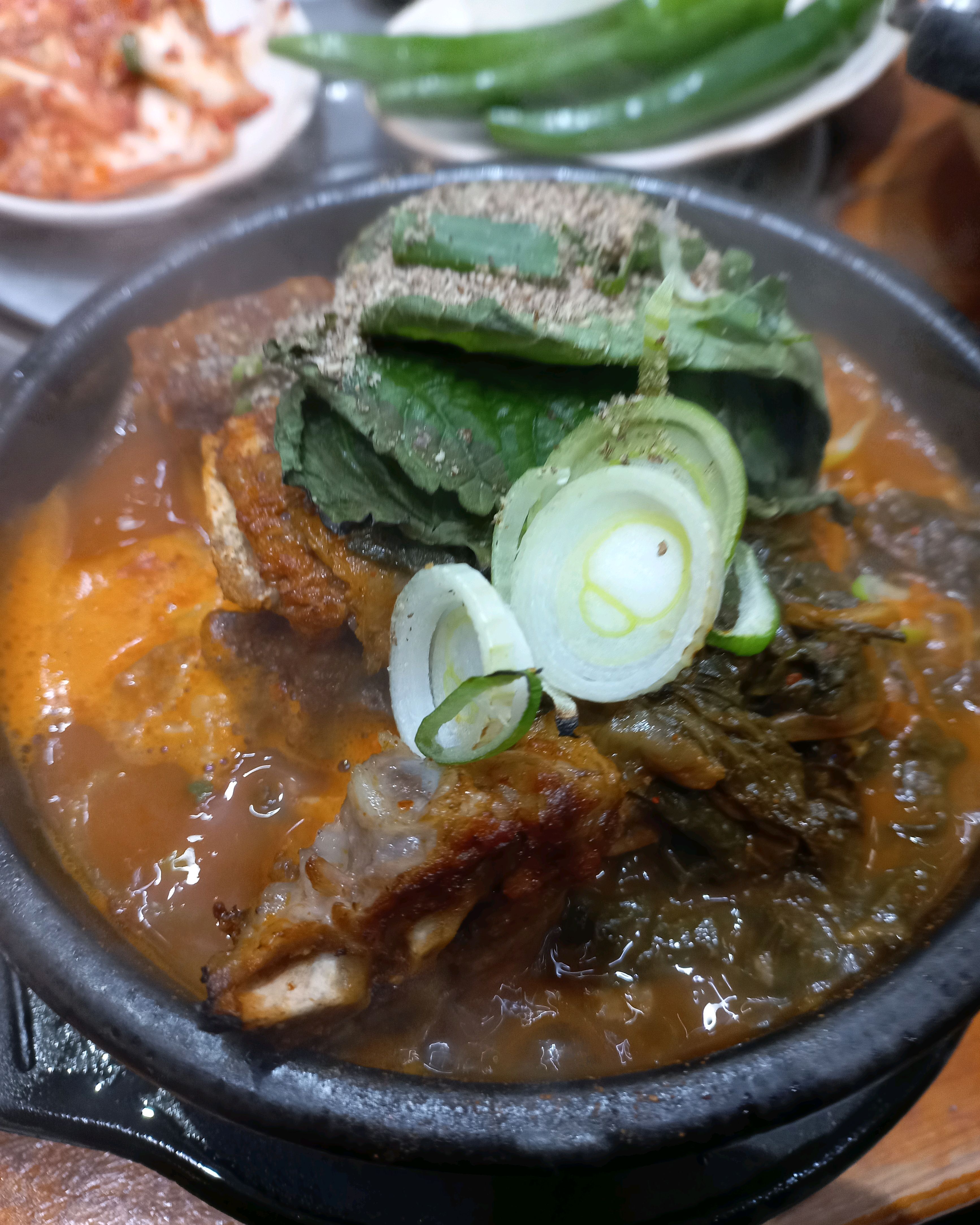
봉화산역식당 한동길뼈다귀감자탕 신내본점