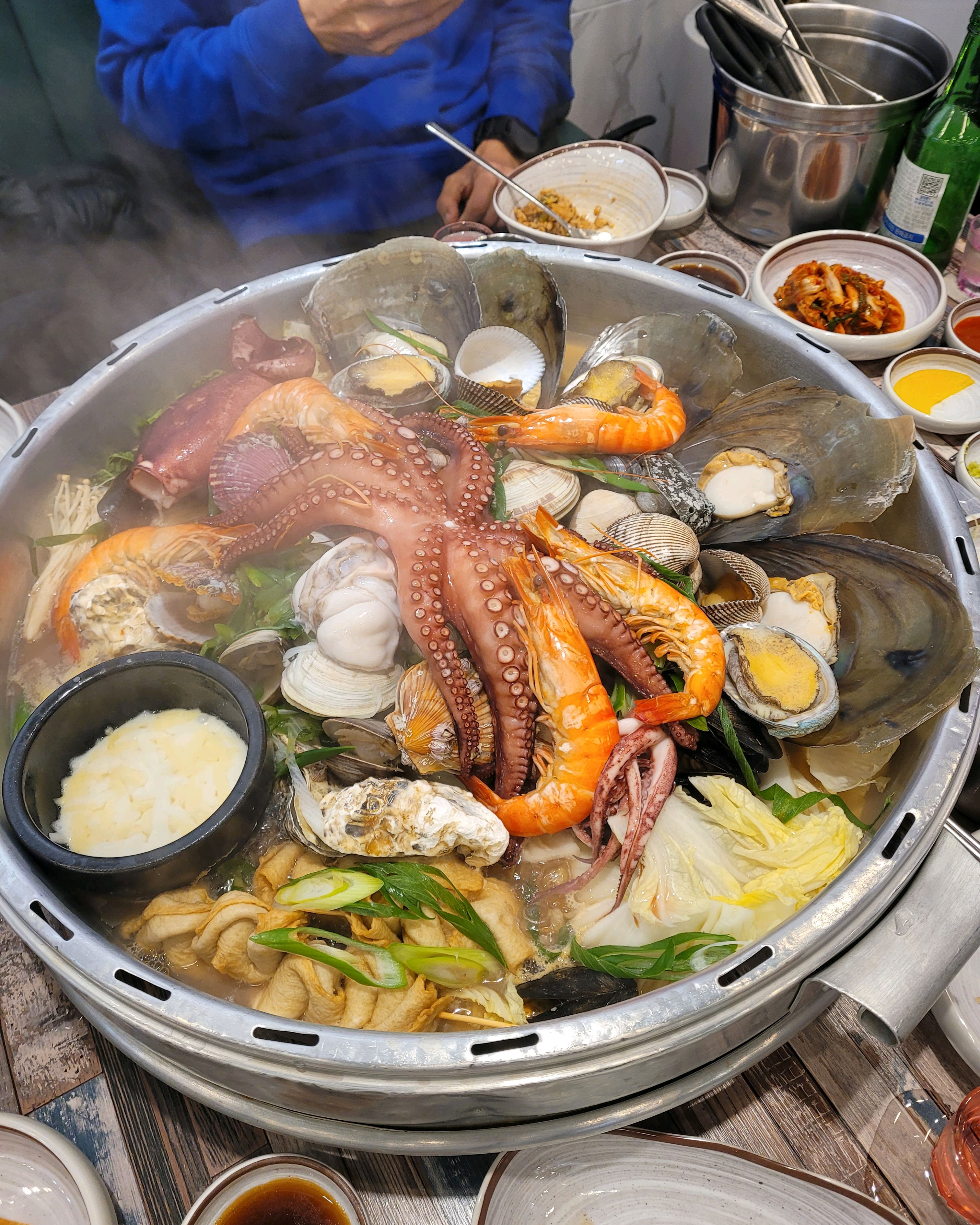 친구들 모임이여서 택이네로 가봤습니다 - 불당동 맛집 택이네조개전골 천안신불당점