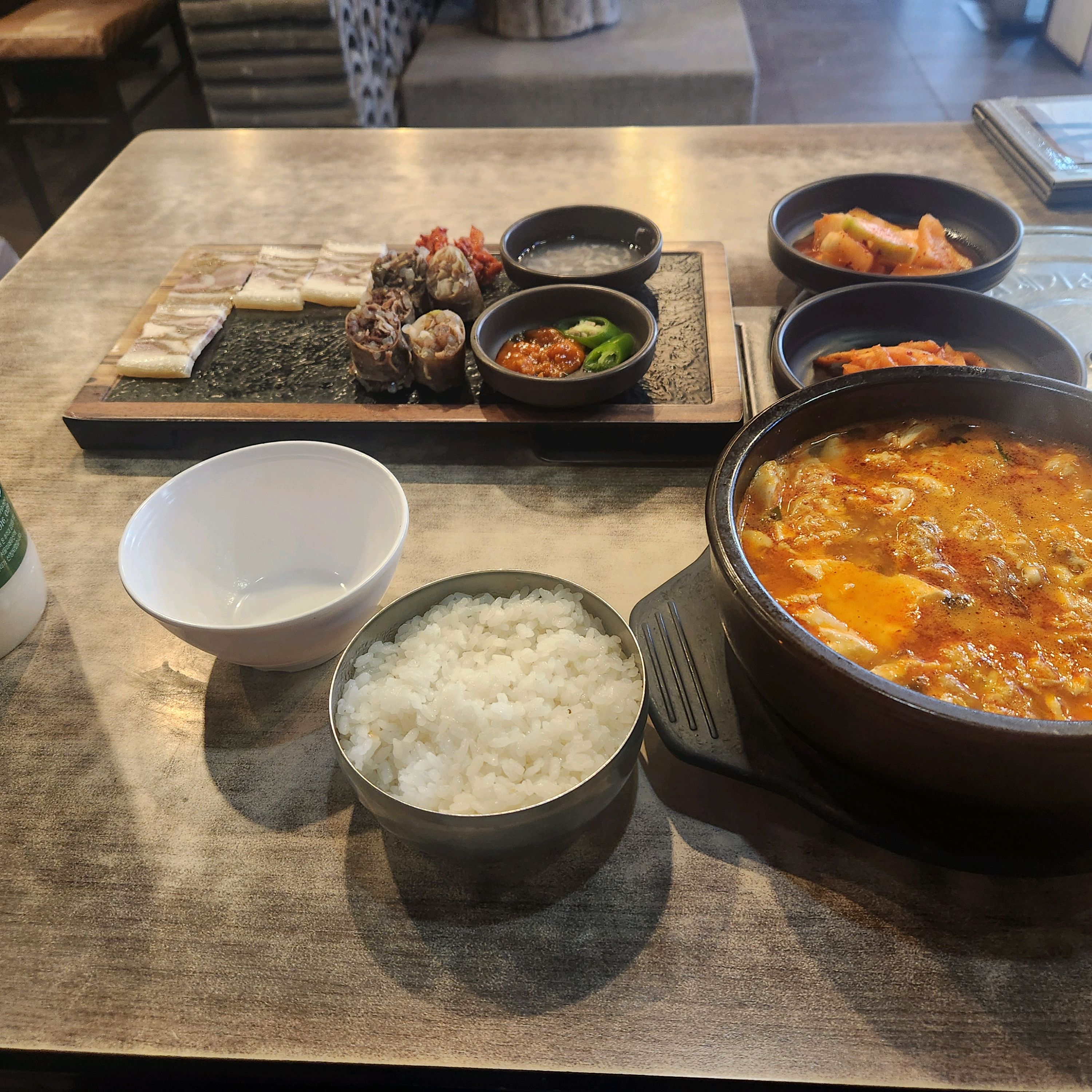 Seongnae Station Yukgaejang Specialized Restaurant Damsosogol sundae Yukgaejang Bang branch