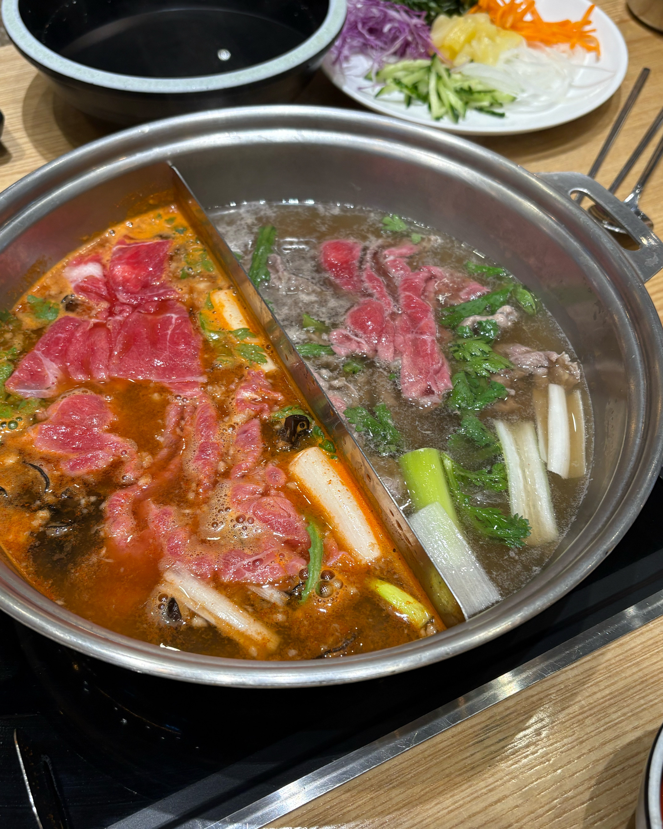 날이 추우니 뜨~끈~한 샤부샤부가 당기네요! 사실 이가격에 더 알찬 샤부샤부집 찾으려면 찾