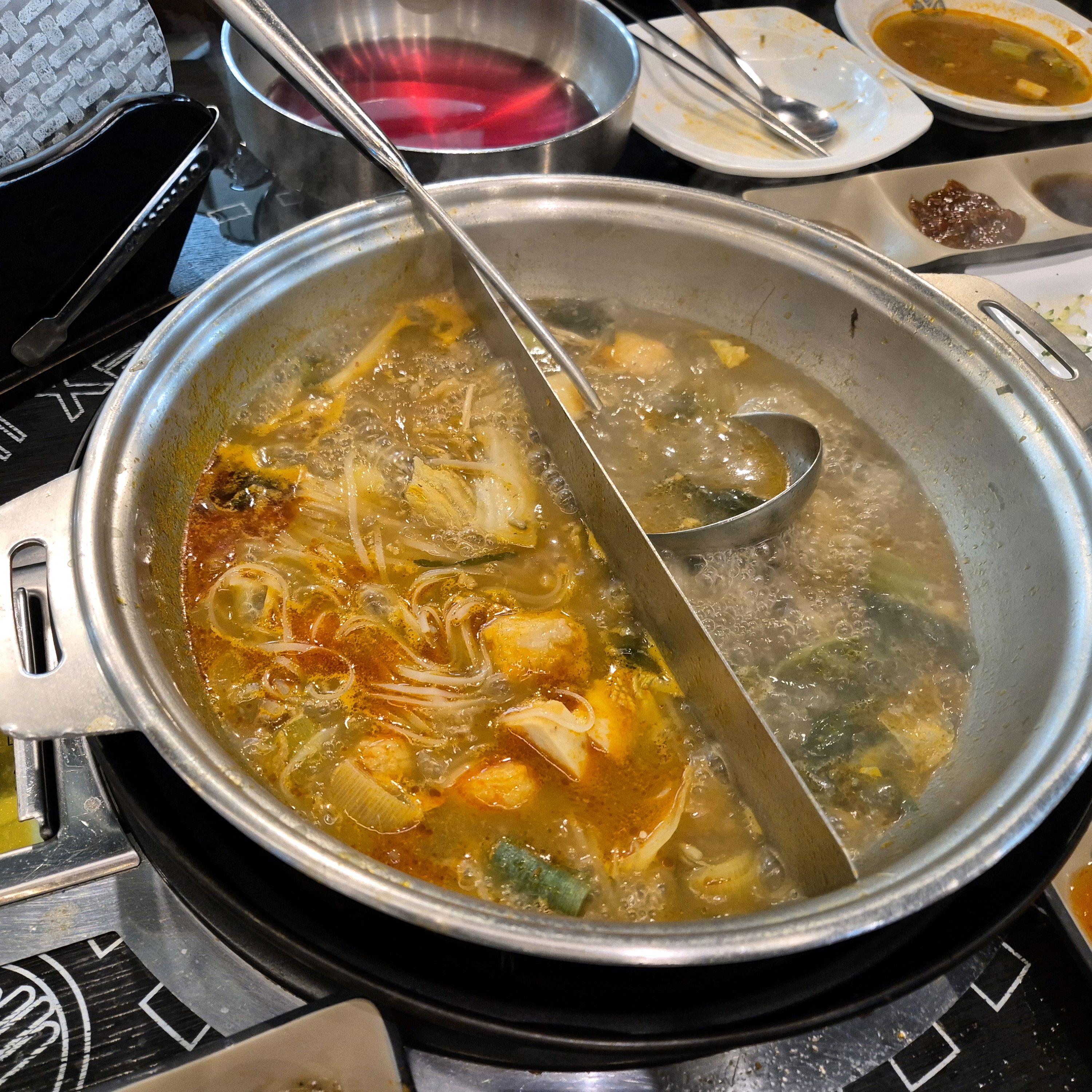 단체 모임하기 좋아요. 가성비 좋고 푸짐하니 맛나고 다양하게 먹을 수 있어 강추. 후식  
