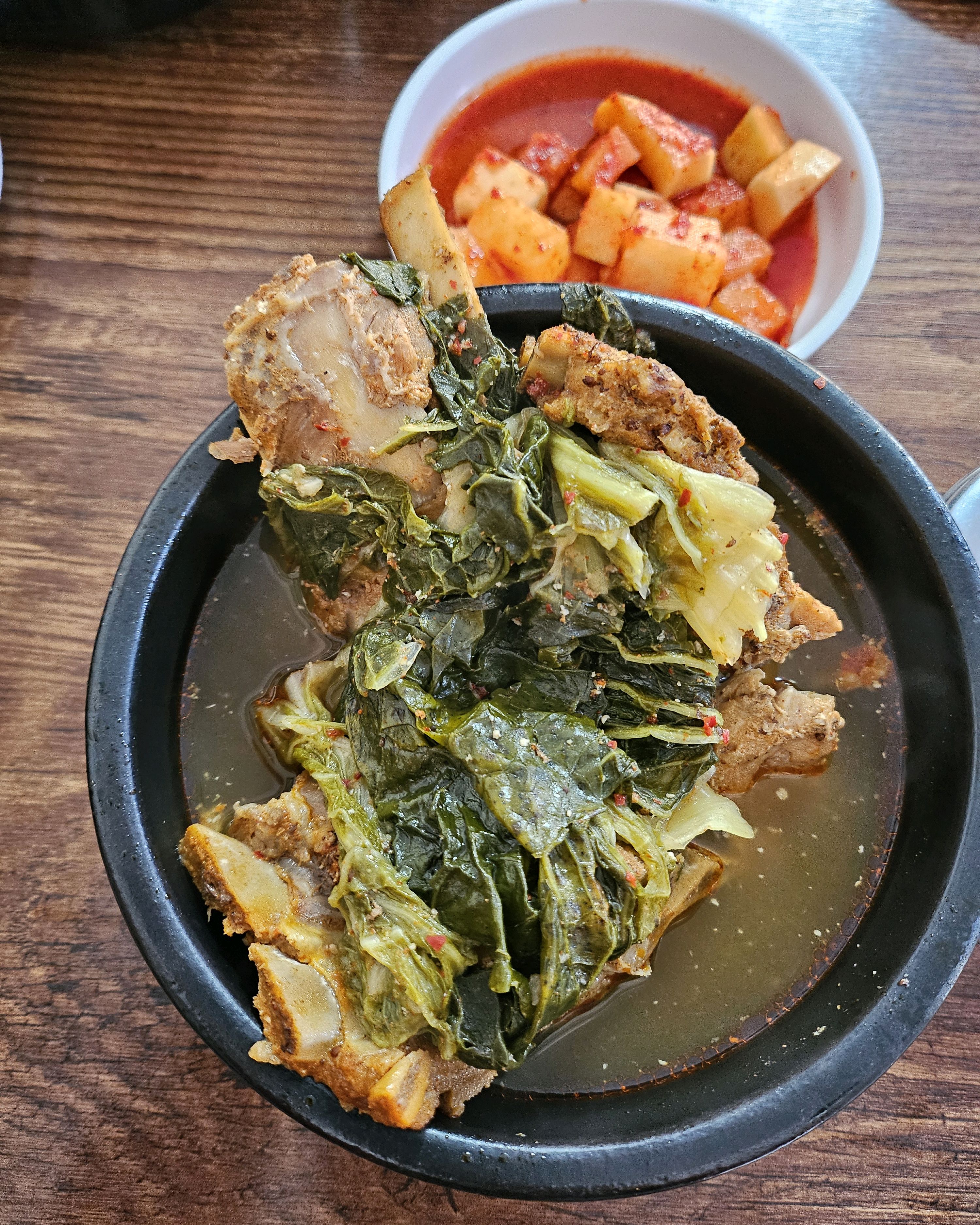 뼈해장국~ 정말 맛있어요 - 망원동 맛집 일등식당
