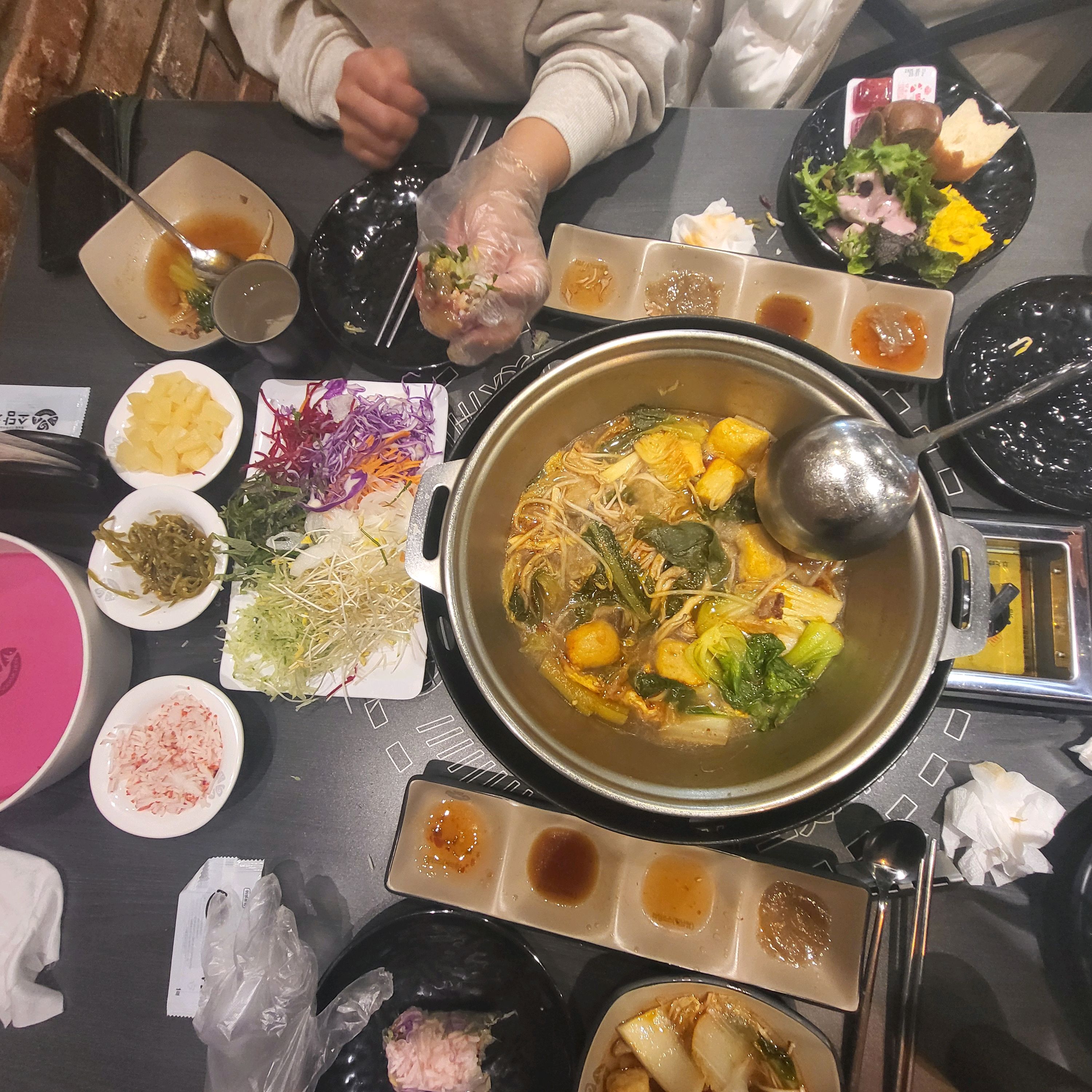 재료도 신선하고 다양하게 먹을수있어서 맛있어요 - 연수동 맛집 소담촌 연수롯데마트점