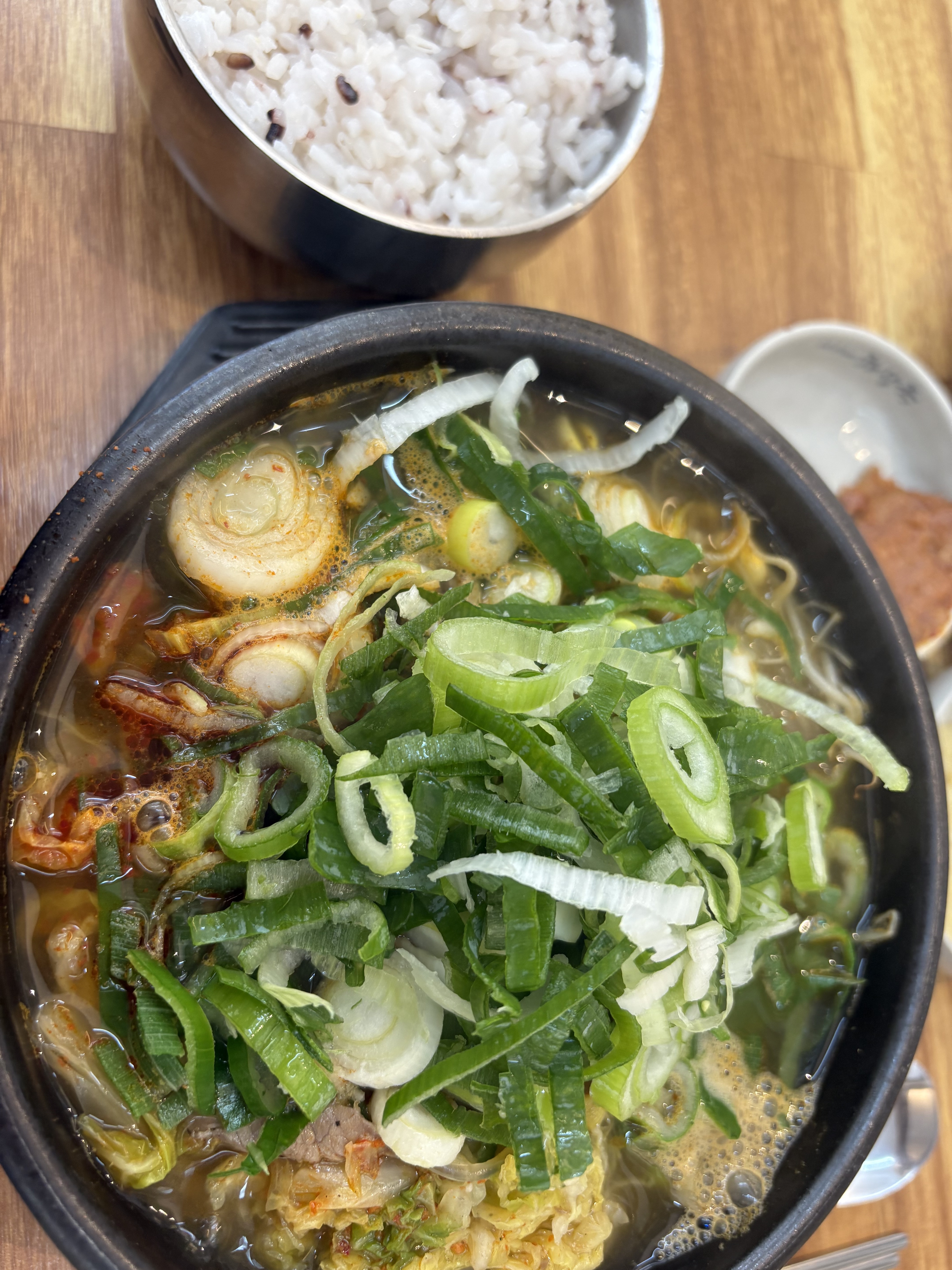 친구추천으로 점심먹으러 와봤능데 넘 맛있어요 ㅎ - 부산역 맛집 제주은희네해장국 부산역점