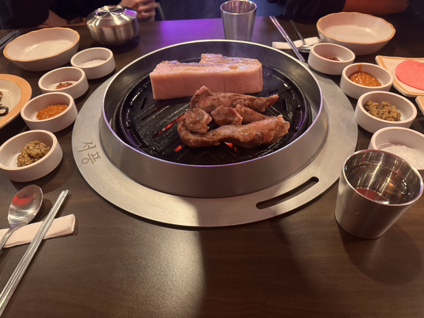 
신길역식당 서풍 돼지에 미친 사람들