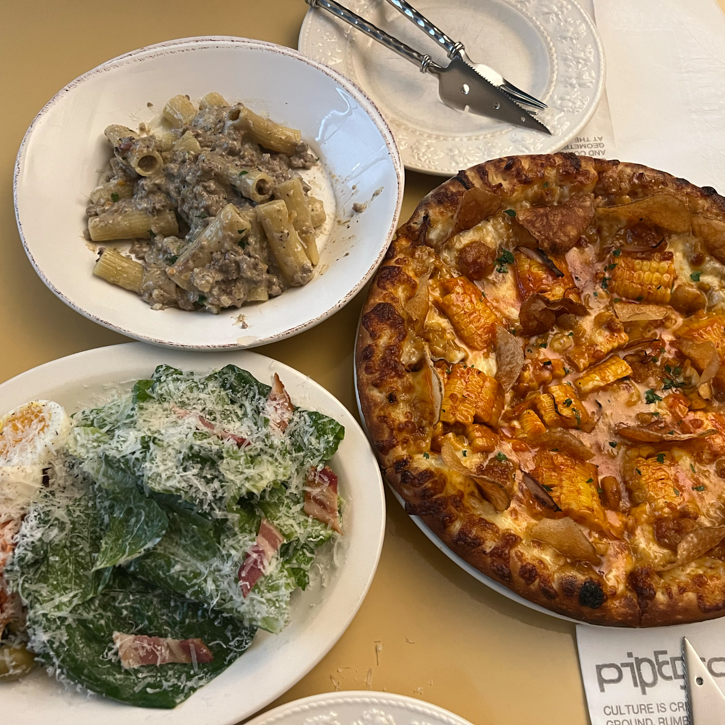 
한강진역식당 파이프그라운드