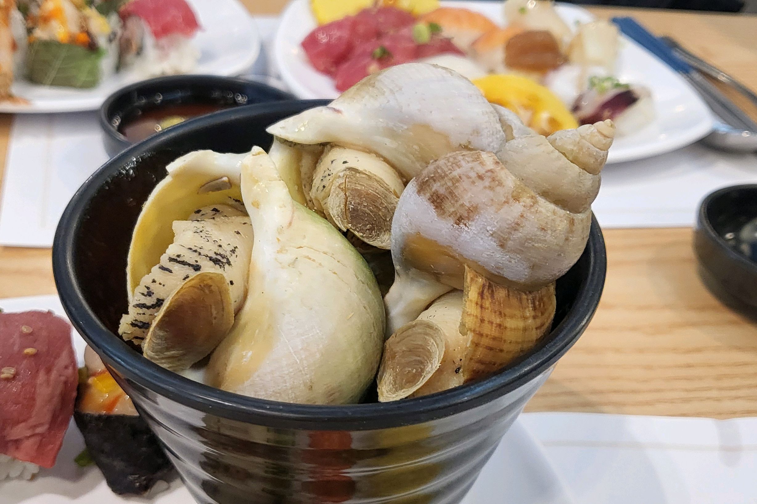 스시종류는 많지않다 거의 군함이나 켈리포니아롤이 많다 그래도 샤리가 나쁘진 않았다. - 안성 맛집 다이닝원 안성점