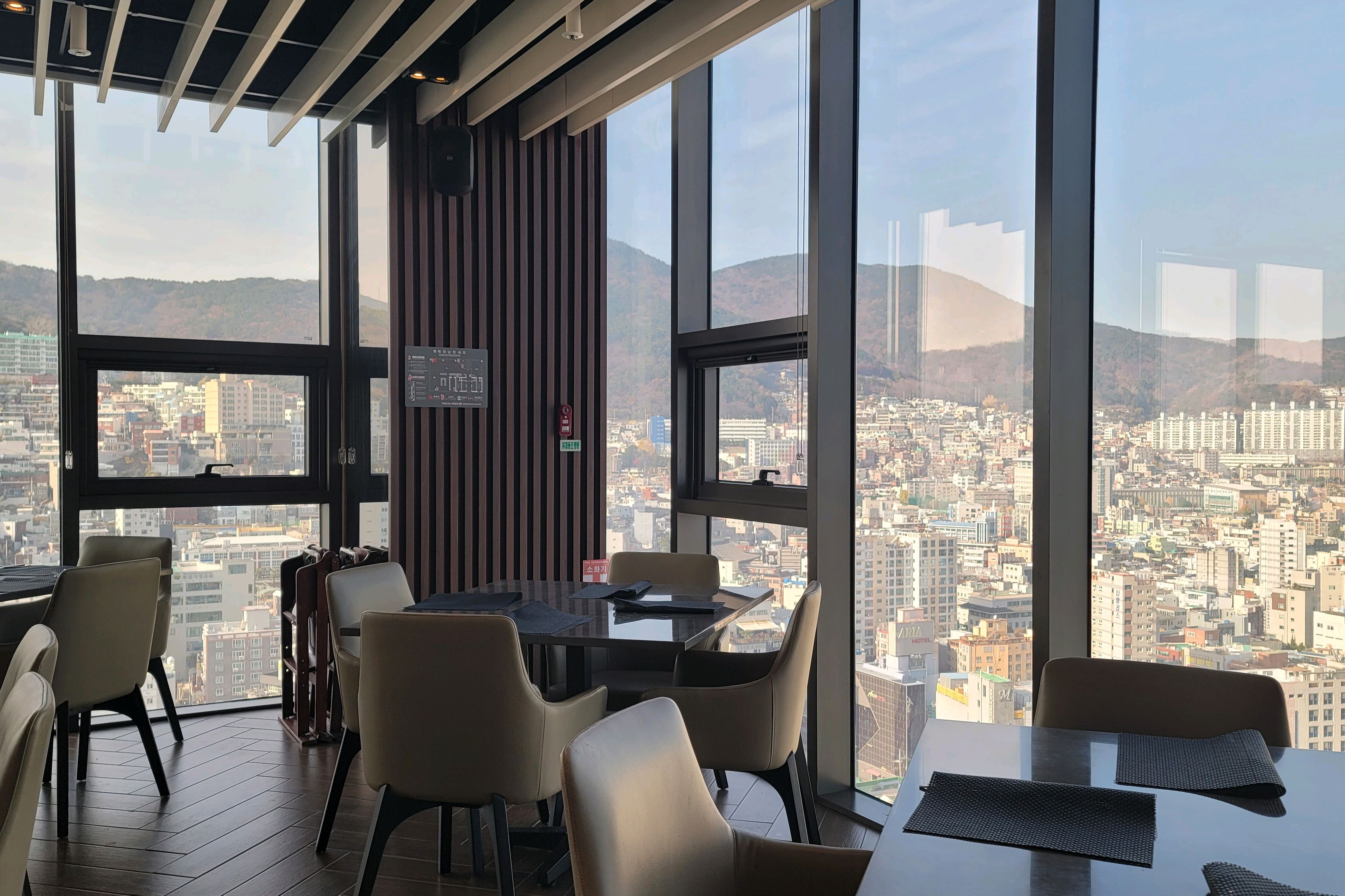 [부산역 맛집 라마다 앙코르 부산역 호텔 얼라이브] 직접 가본 로컬 리뷰