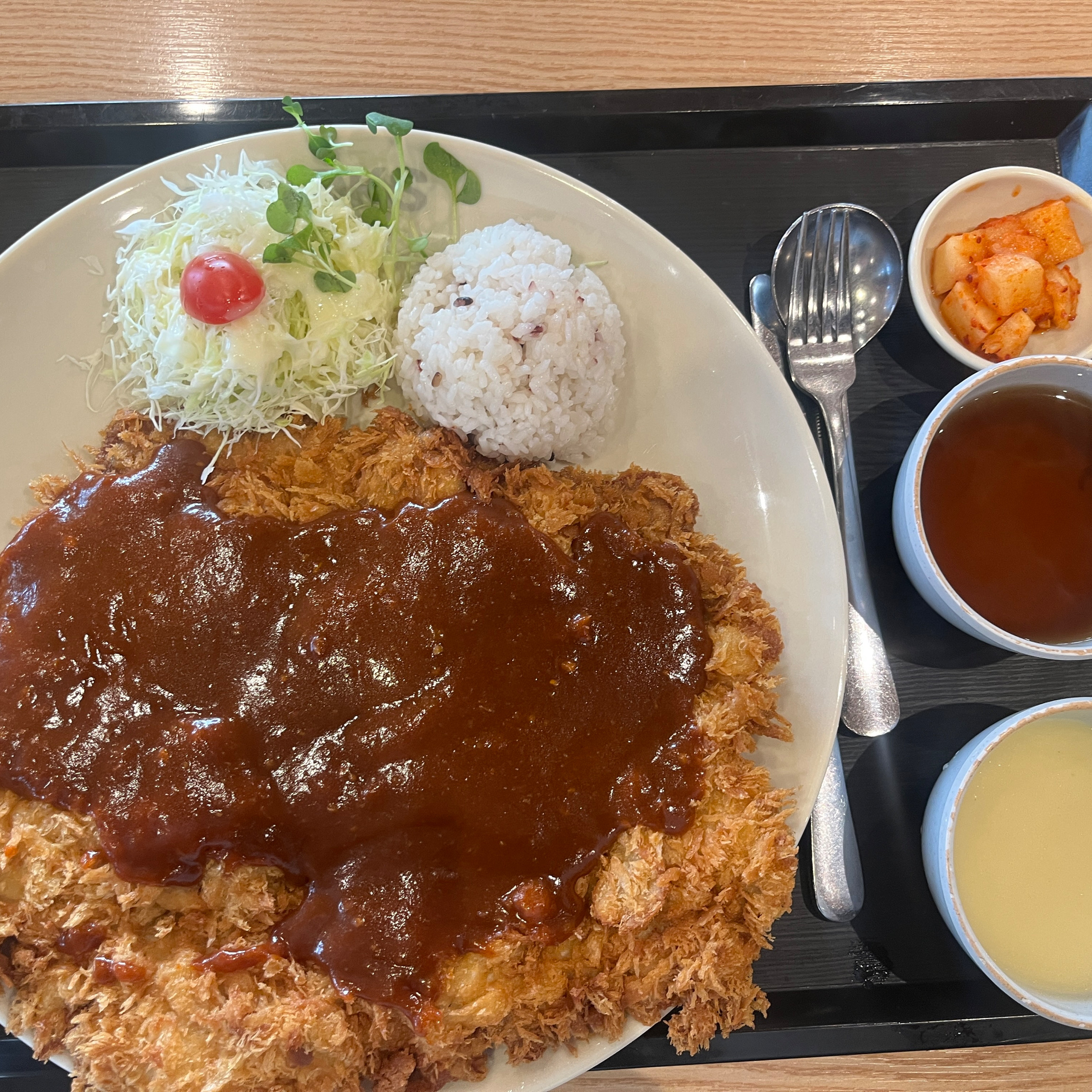 양은 많긴 한데, 남으면 포장해서 가져갈 수 있어서 좋았어요😁😁 저녁에 맥주랑 술안주로 같