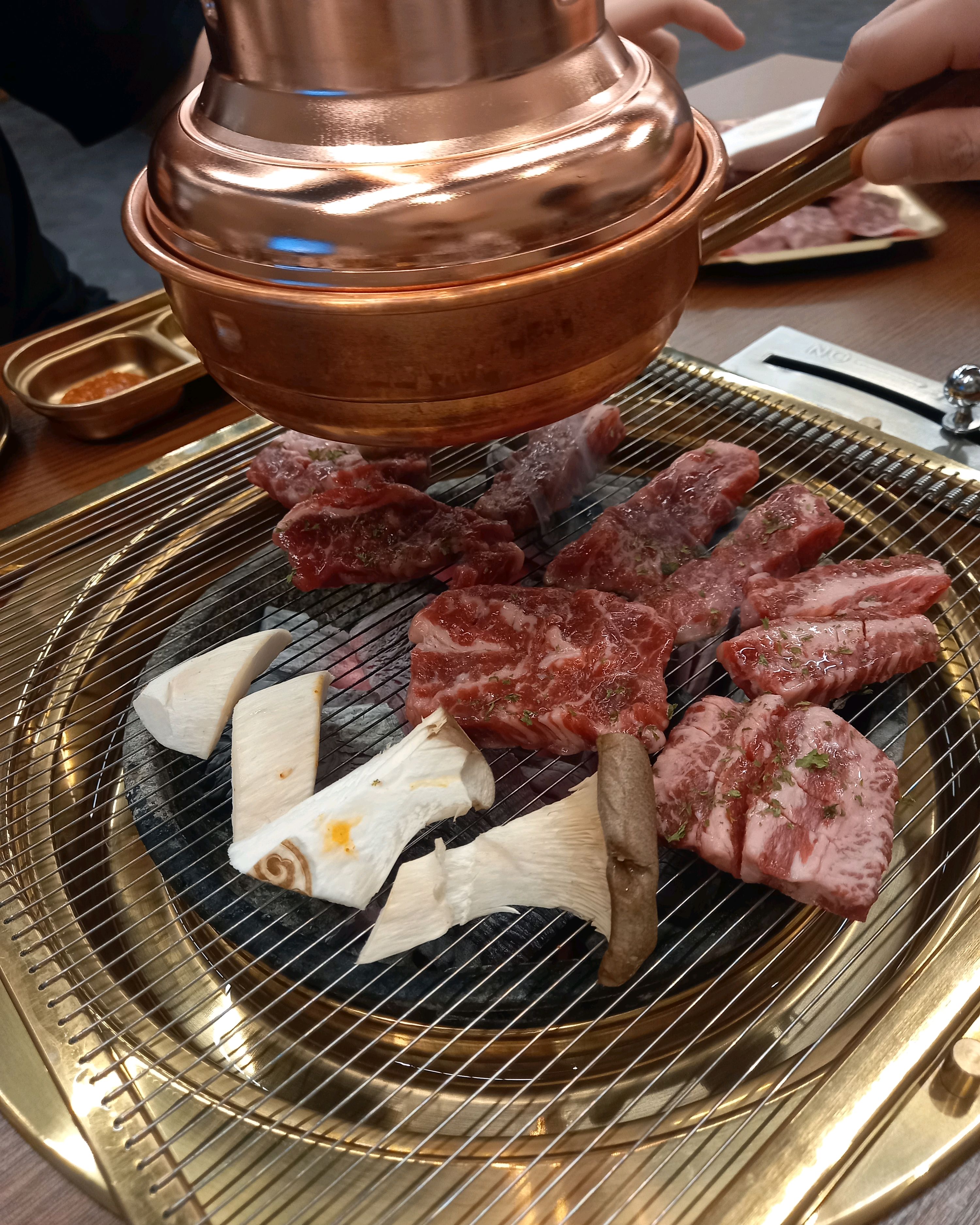 고기는 정말 신선하고 부드러워요 - 불당동 맛집 우소참숯화로구이 본점