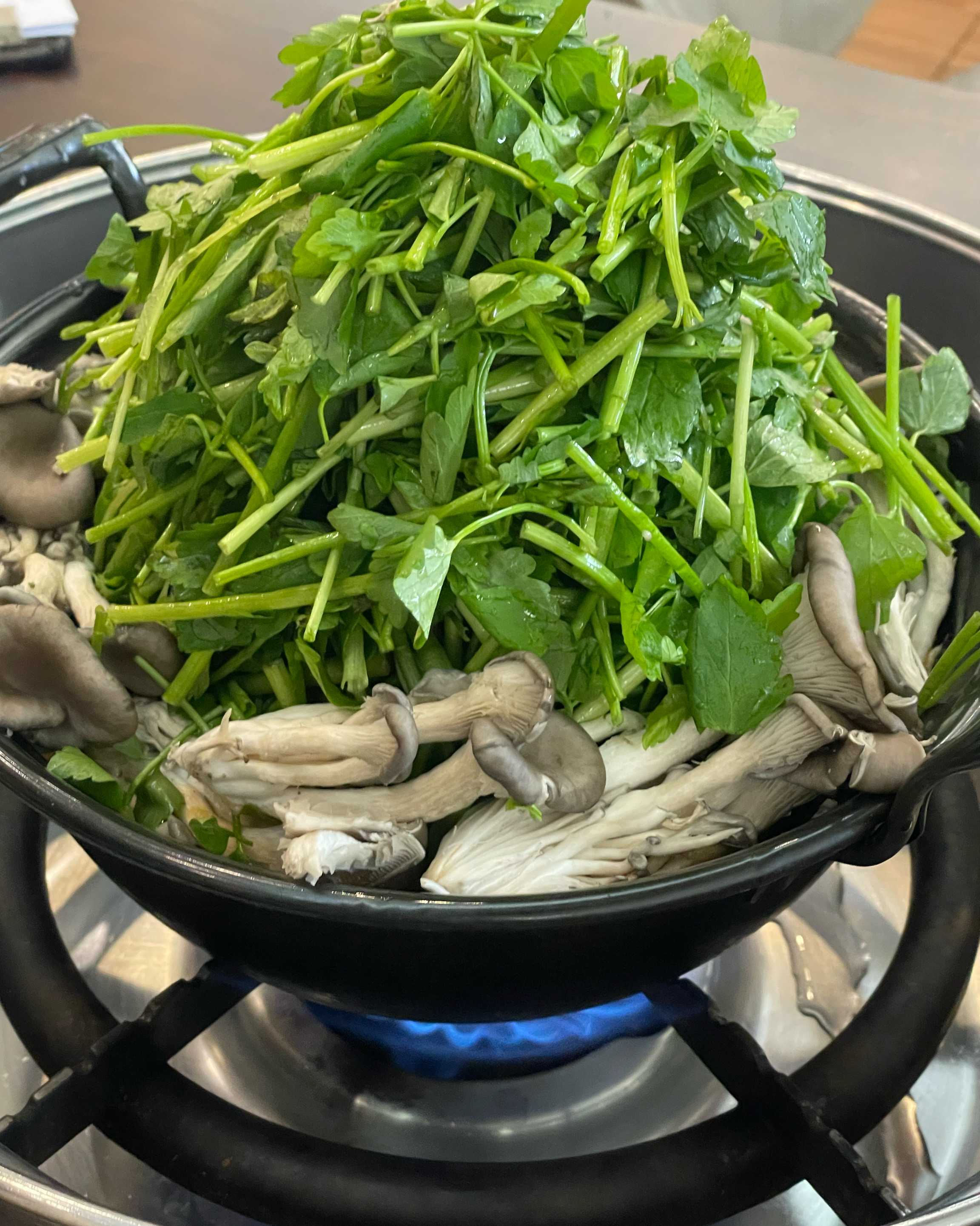 주차장 넓음. 등촌칼국수는 체인점인데 먹었던 곳들 중 제일 맛있음 - 권선동 맛집 등촌샤브칼국수 올림픽공원점