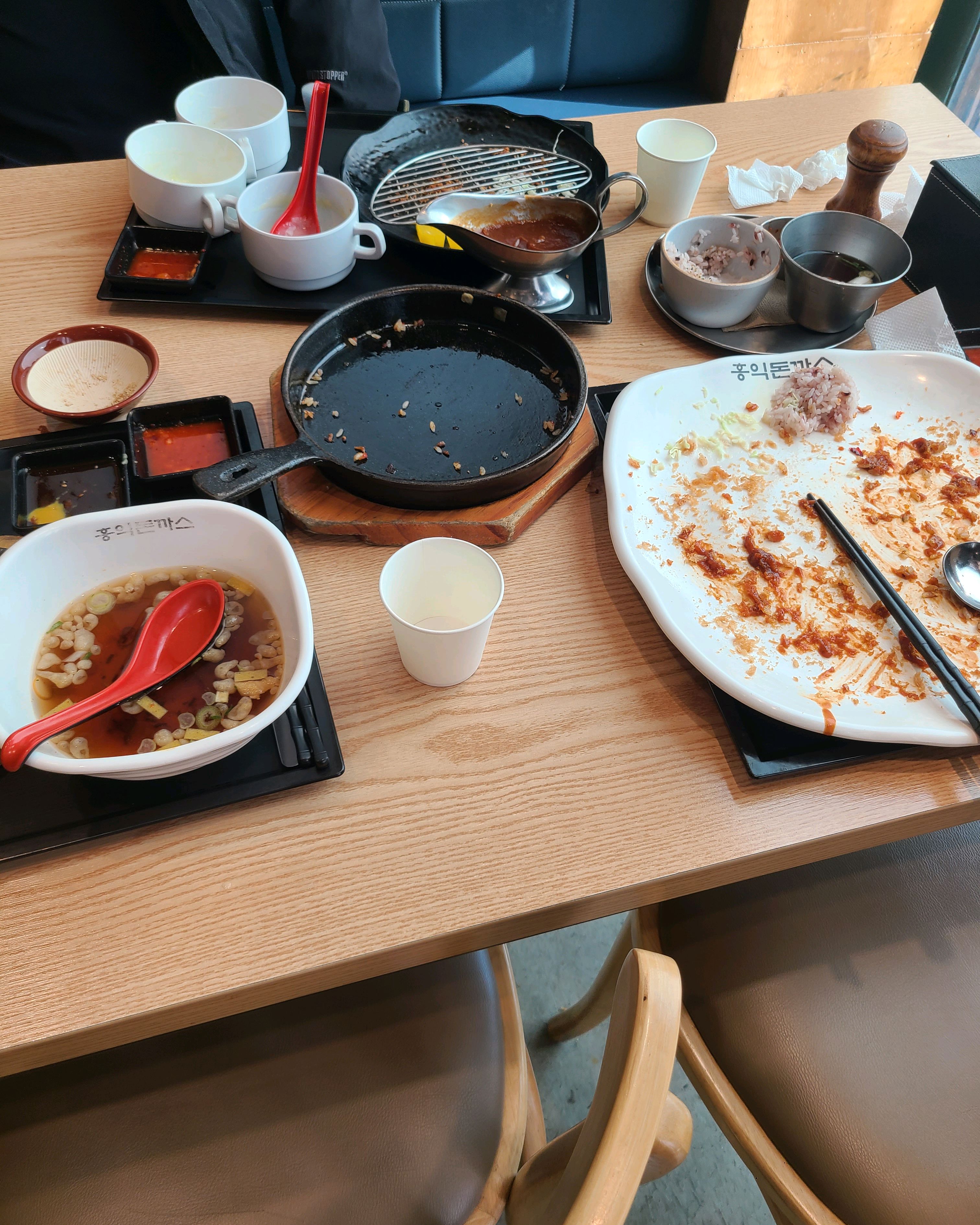 3인방문. 오후 1시쯤 입장. 약간 대기 후 빠른 음식 세팅. - 부산 명지 맛집 홍익돈까스 부산명지점