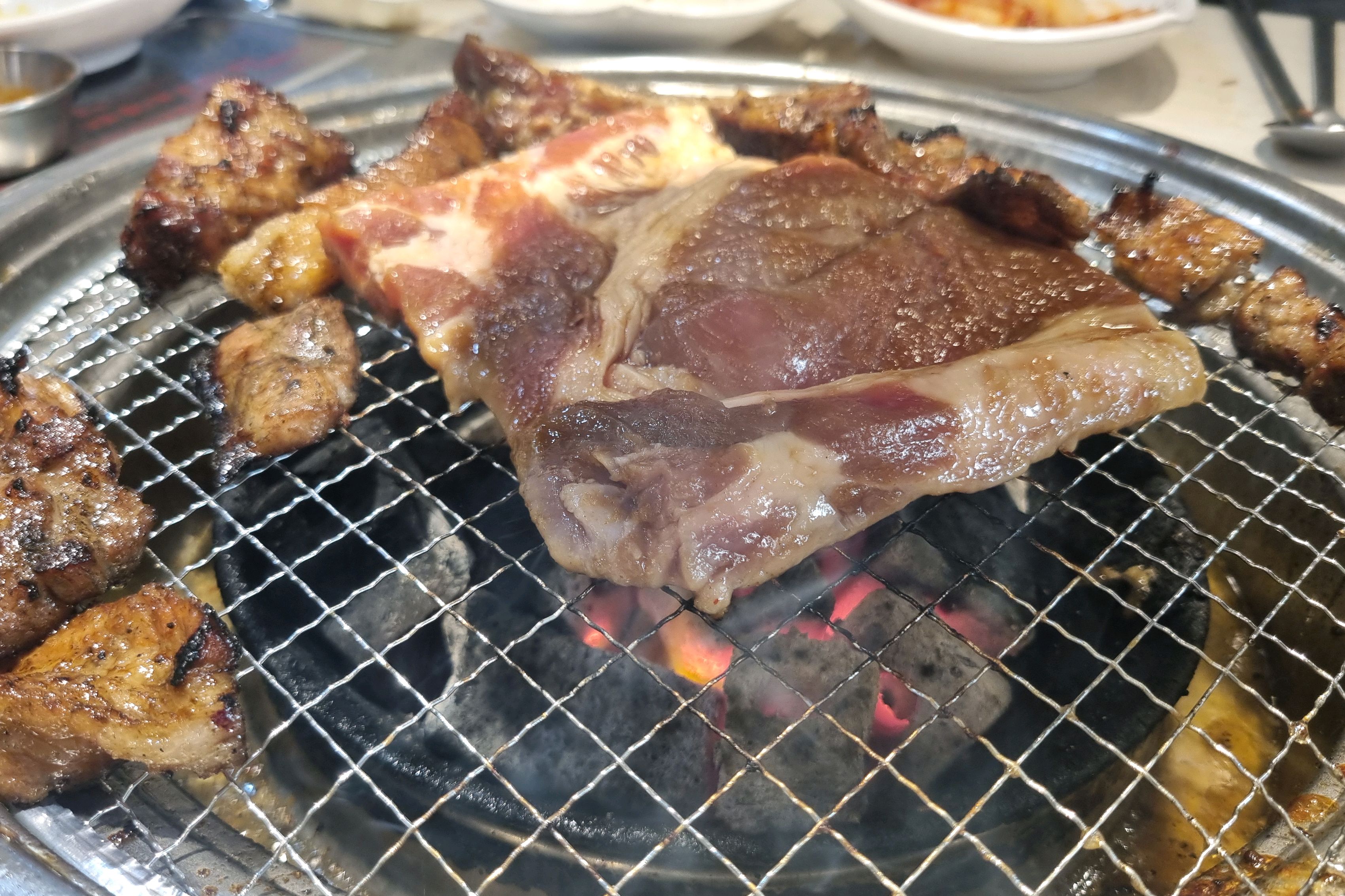 일요일 점심이라 약간 대기는 힜지만 - 석촌호수 맛집 명륜진사갈비 석촌호수점