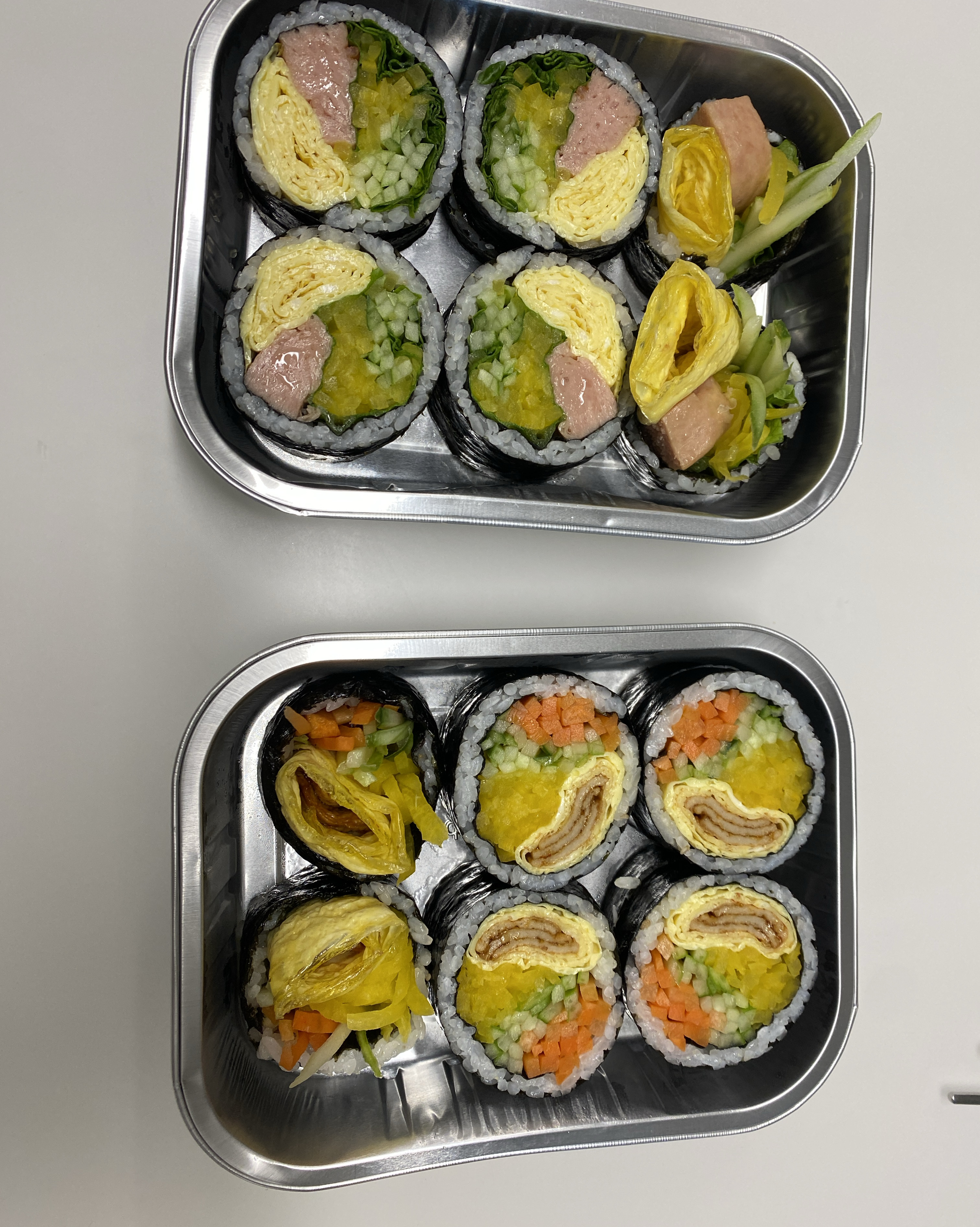 야채가 많아 신선한 맛이에요. 스팸김밥은 맵지 않아 아이들이 좋아했고 오토김밥은 어묵이 매
