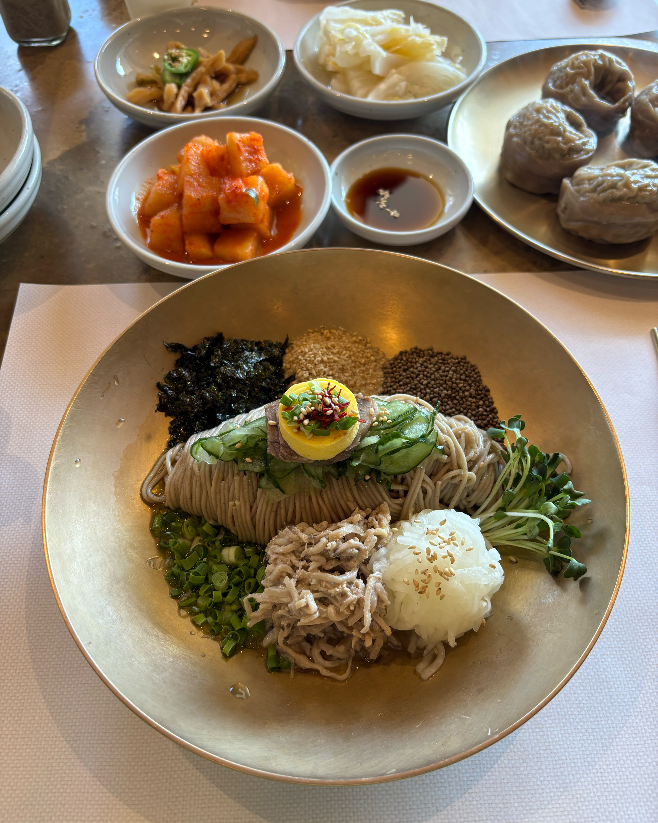 제주메밀비비작작면, 곰탕, 만두 주문했어요! - 제주 맛집 한라산아래첫마을 제주민속촌점
