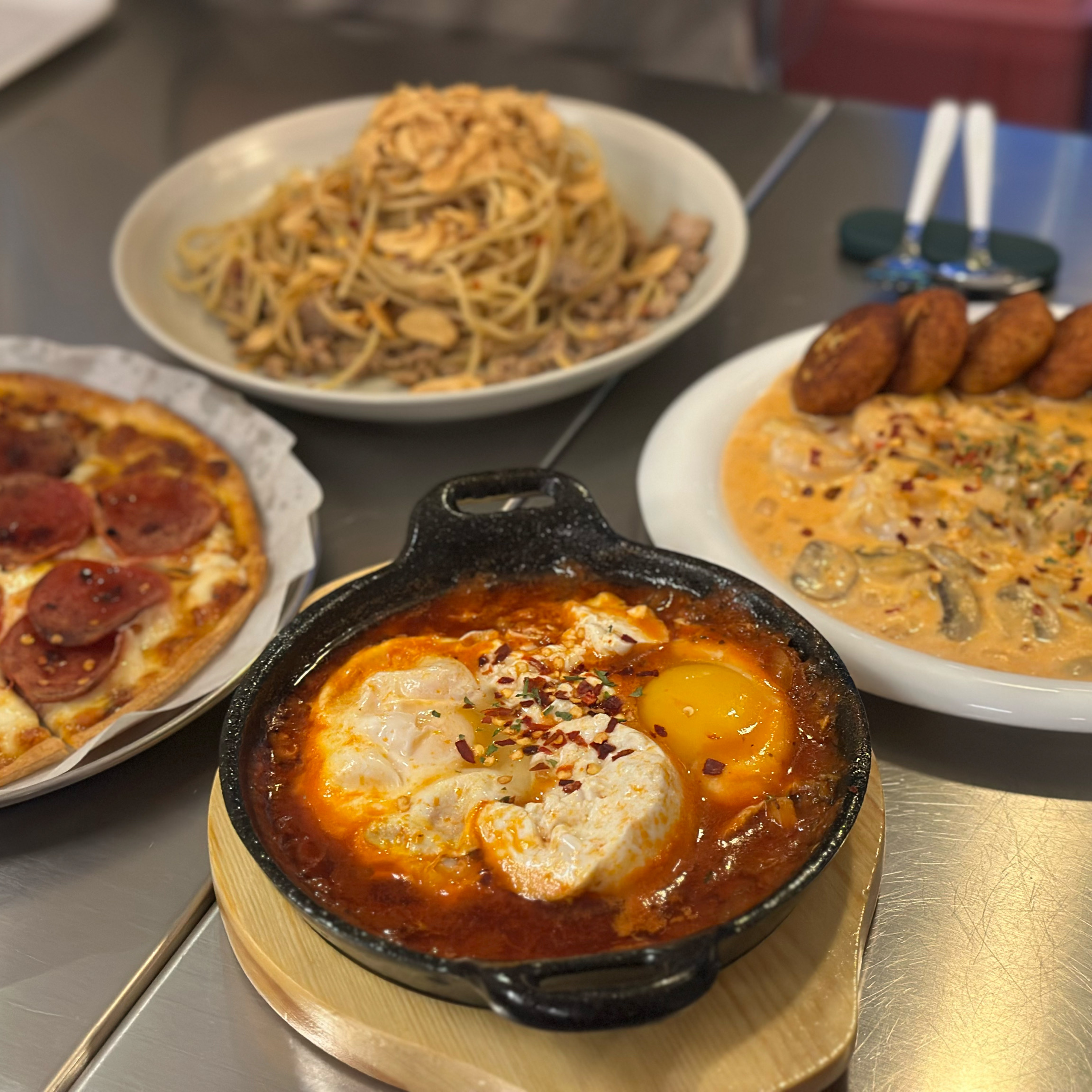 Sadang Station Restaurant Lee Eung-Ti
