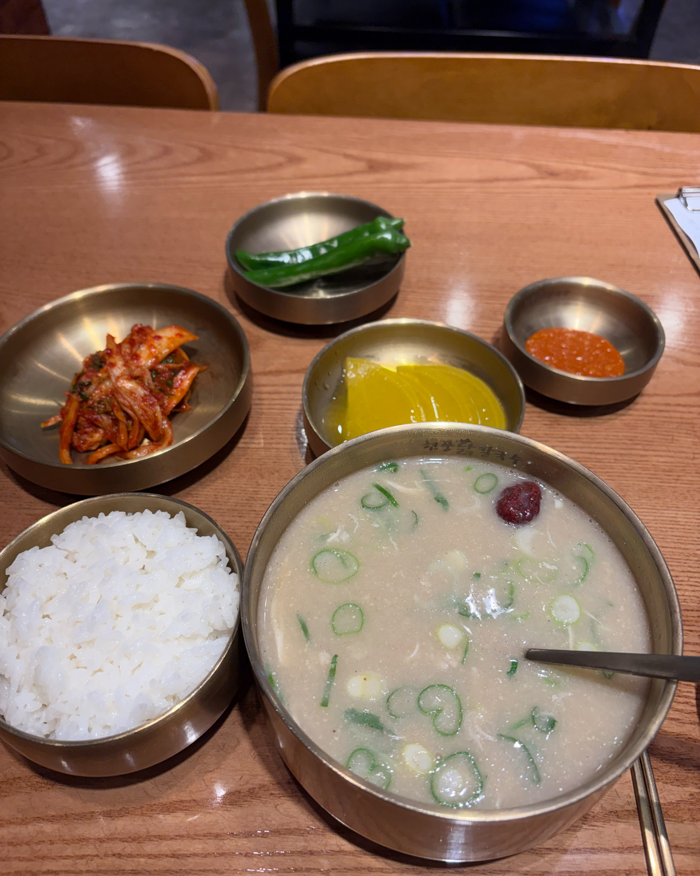 어제 이어 오늘 또 방문해서 닭곰탕을 먹었어요. - 부산역 맛집 현풍닭칼국수 부산역점